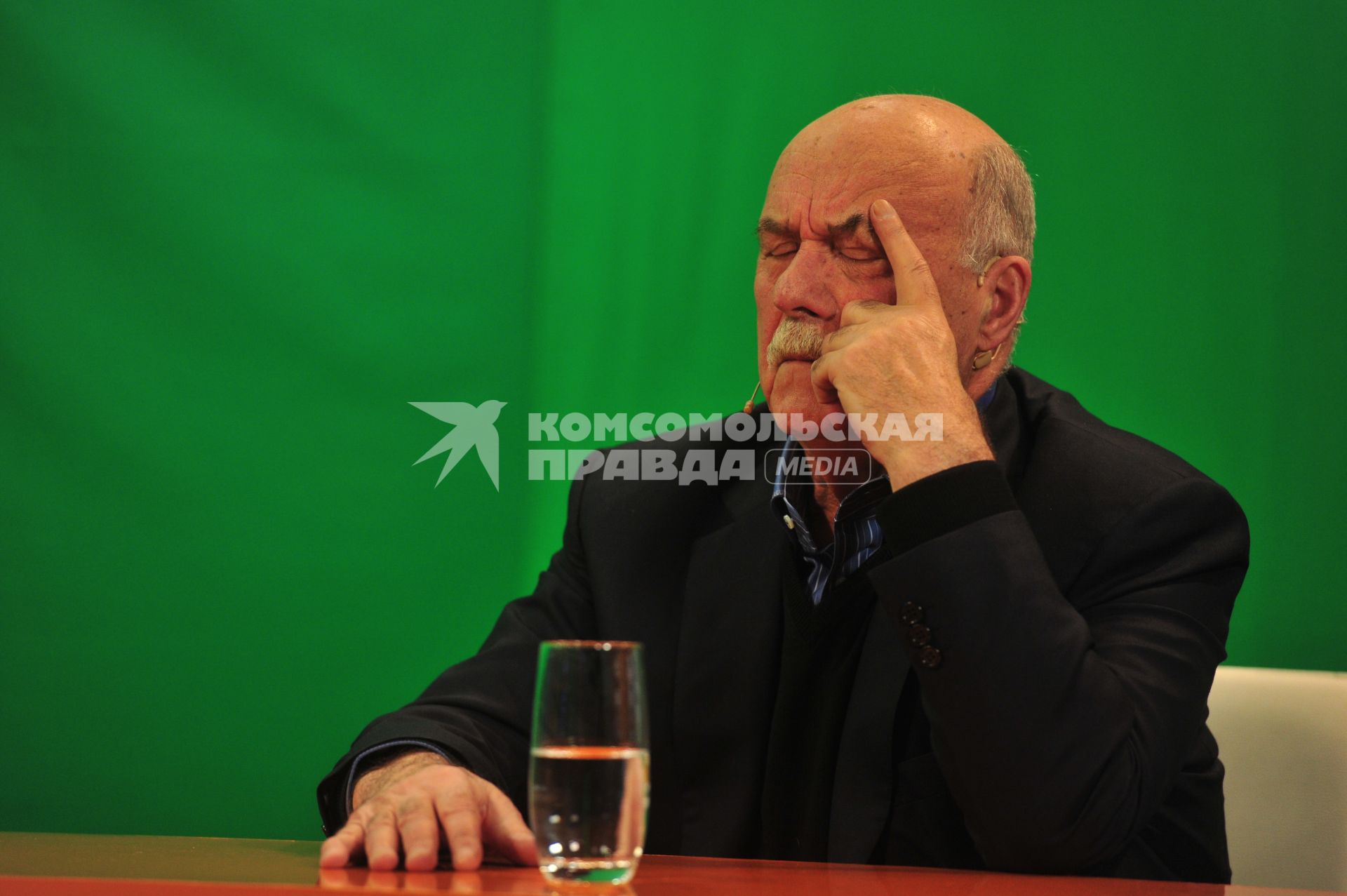 Руководитель предвыборного штаба кандидата в президенты Владимира Путина режиссер Станислав Говорухин. В ИД КП. 17 января 2012 года.