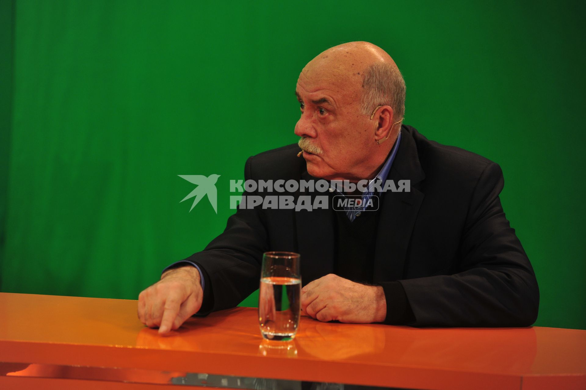 Руководитель предвыборного штаба кандидата в президенты Владимира Путина режиссер Станислав Говорухин. В ИД КП. 17 января 2012 года.