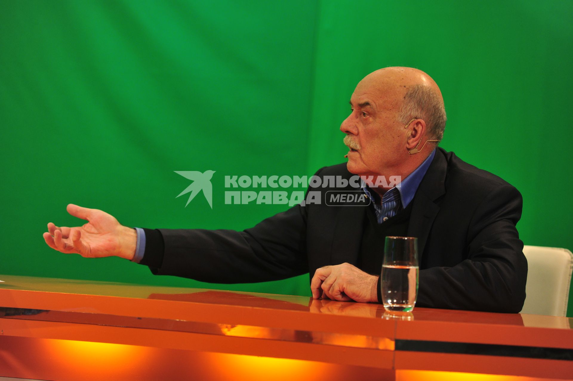 Руководитель предвыборного штаба кандидата в президенты Владимира Путина режиссер Станислав Говорухин. В ИД КП. 17 января 2012 года.