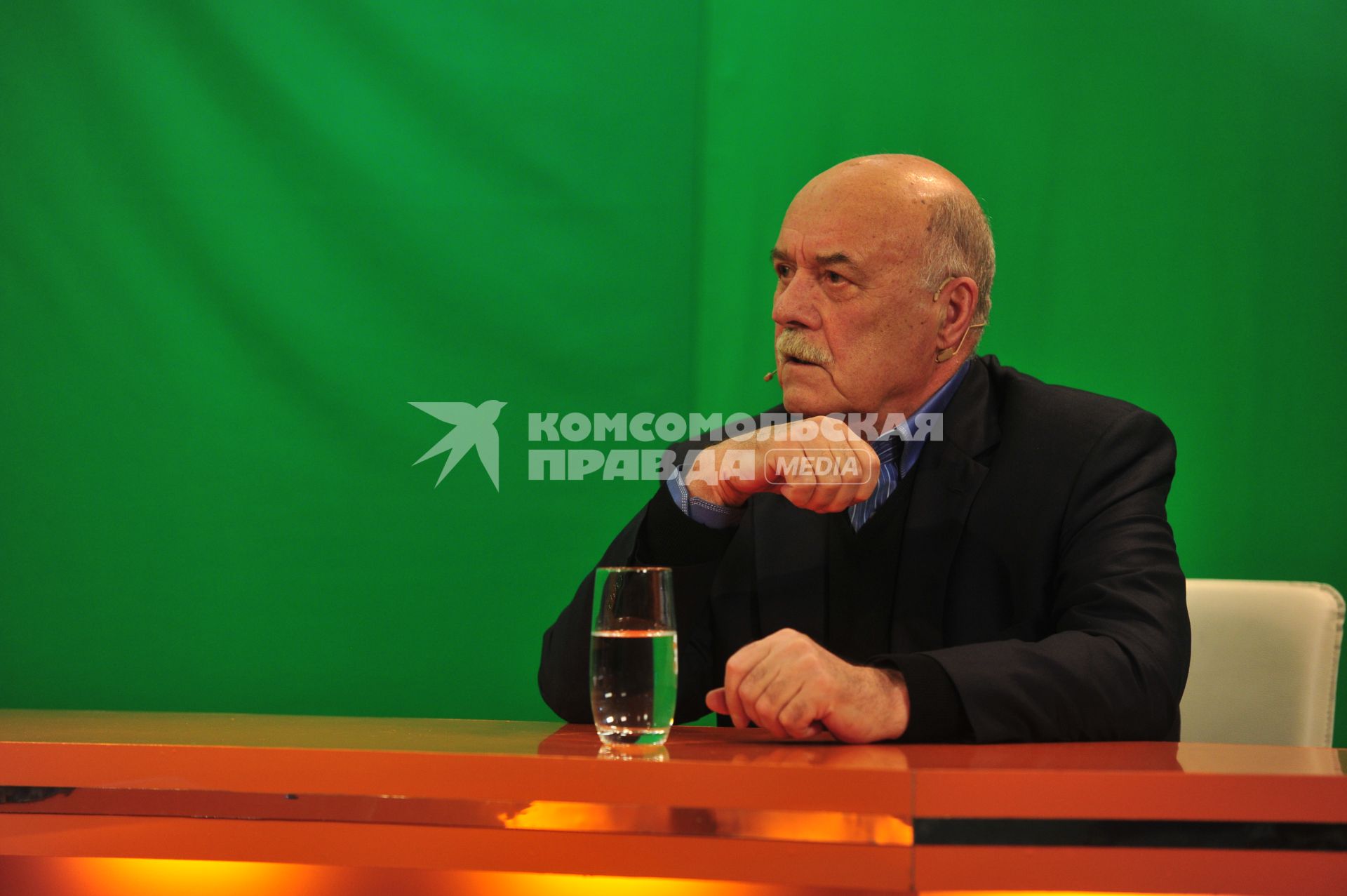 Руководитель предвыборного штаба кандидата в президенты Владимира Путина режиссер Станислав Говорухин. В ИД КП. 17 января 2012 года.