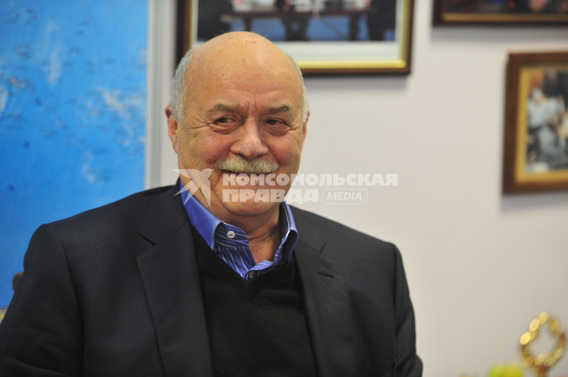 Руководитель предвыборного штаба кандидата в президенты Владимира Путина режиссер Станислав Говорухин. В ИД КП. 17 января 2012 года.