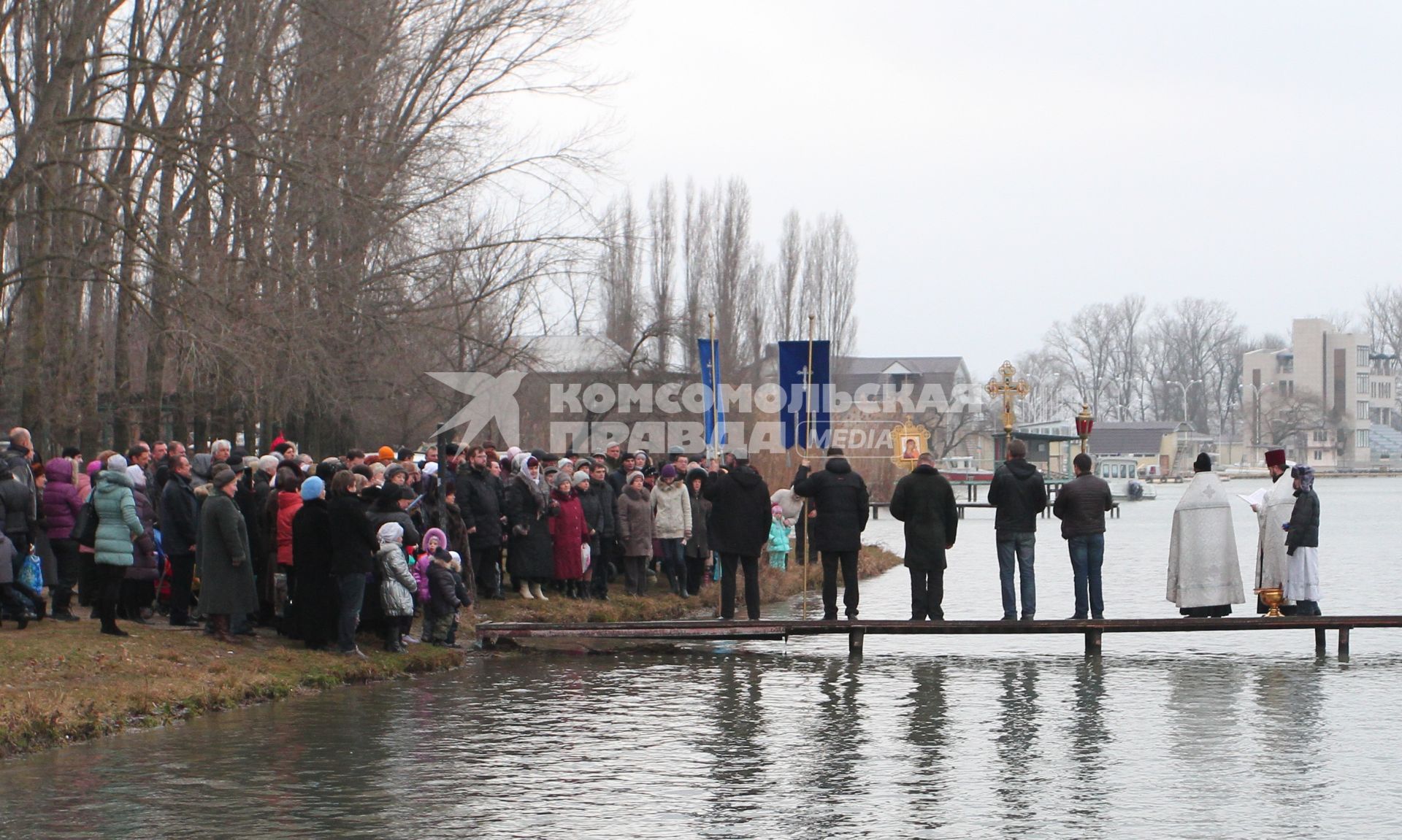 Крещение на реке Кубань. 19 января 2012.