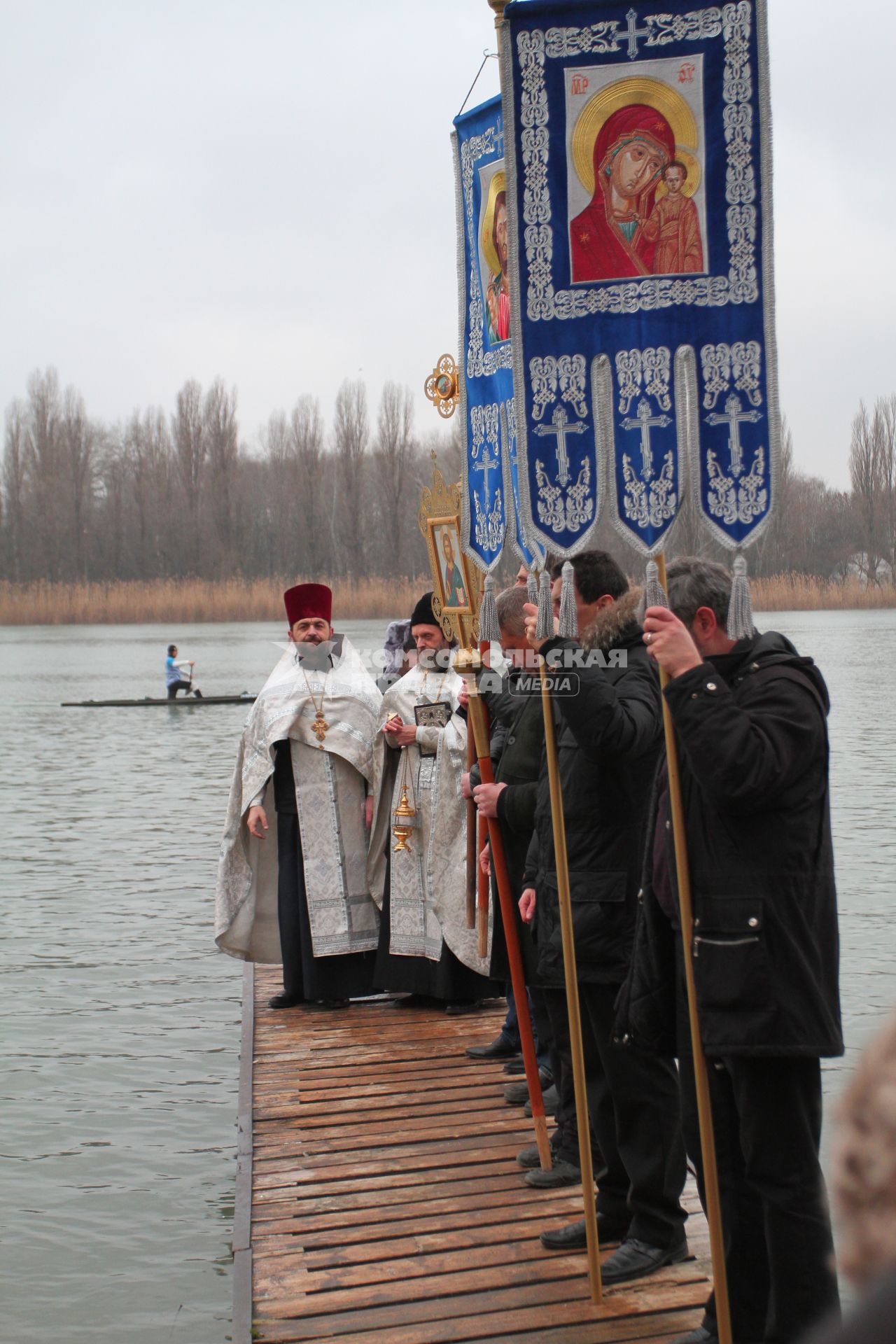 Крещение на реке Кубань. 19 января 2012.