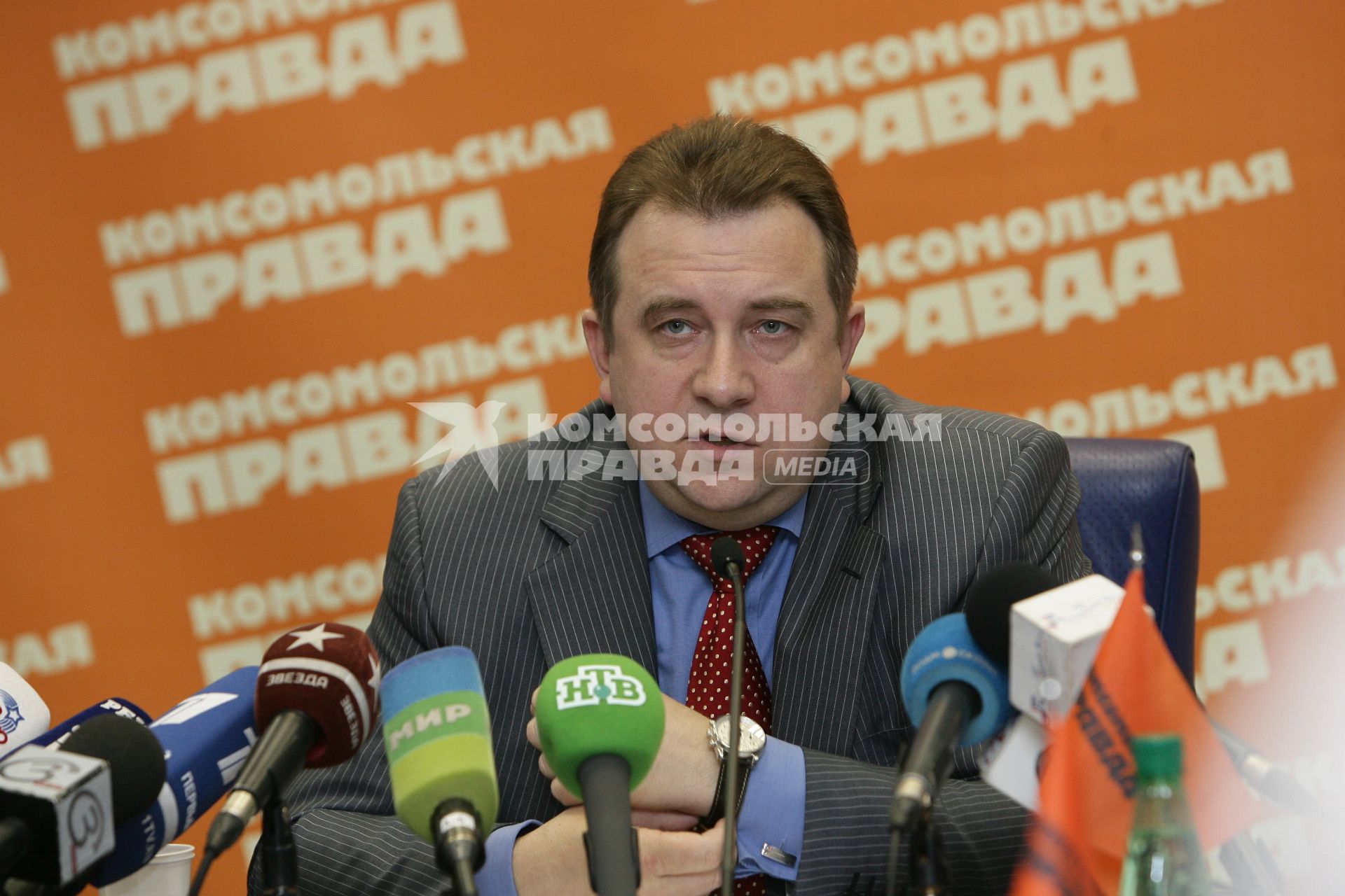 Директор департамента автомобильной промышленности министерства промышленности и торговли РФ Алексей Рахманов на пресс-конференции в КП. 28 мая 2009 года.