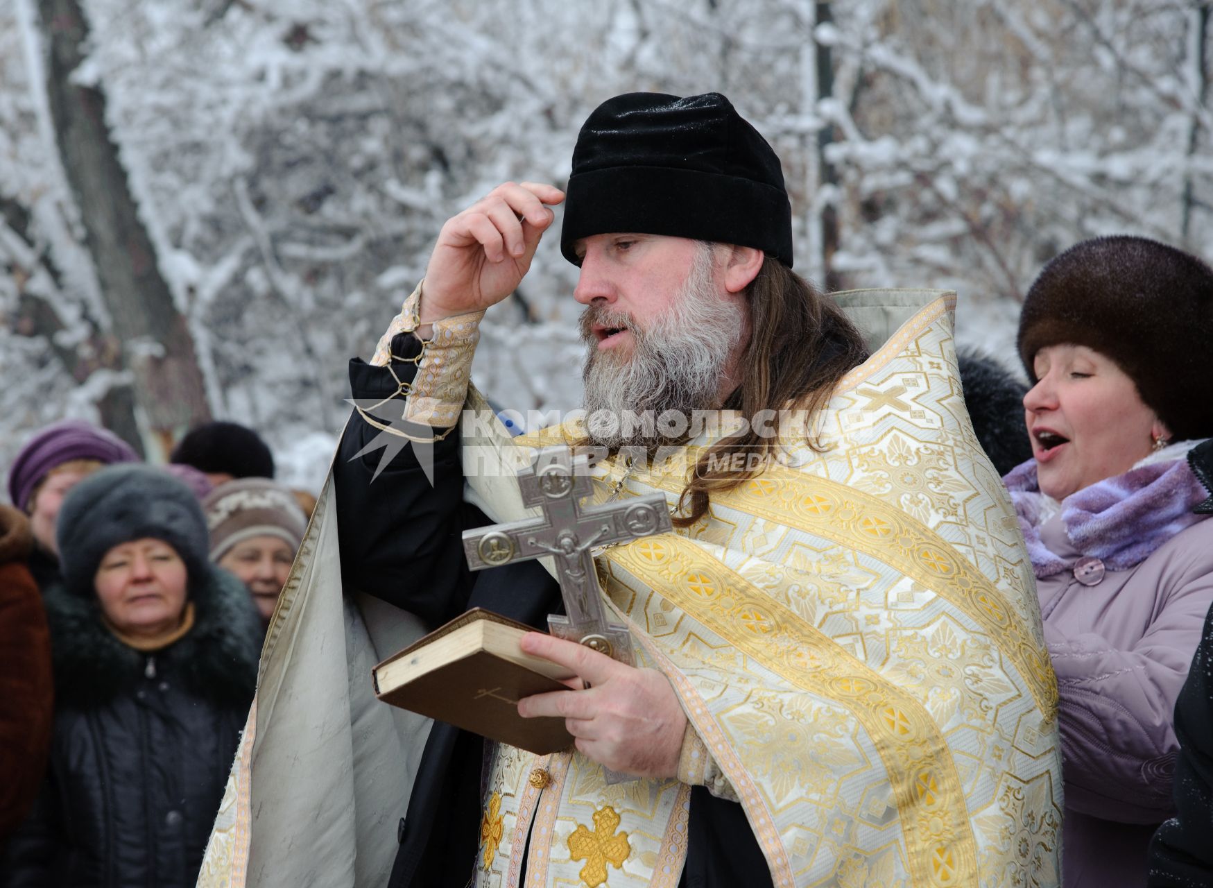 19 января 2012. Волгоградская область, Дубовка. Местные жители празднуют Крещение Господне.