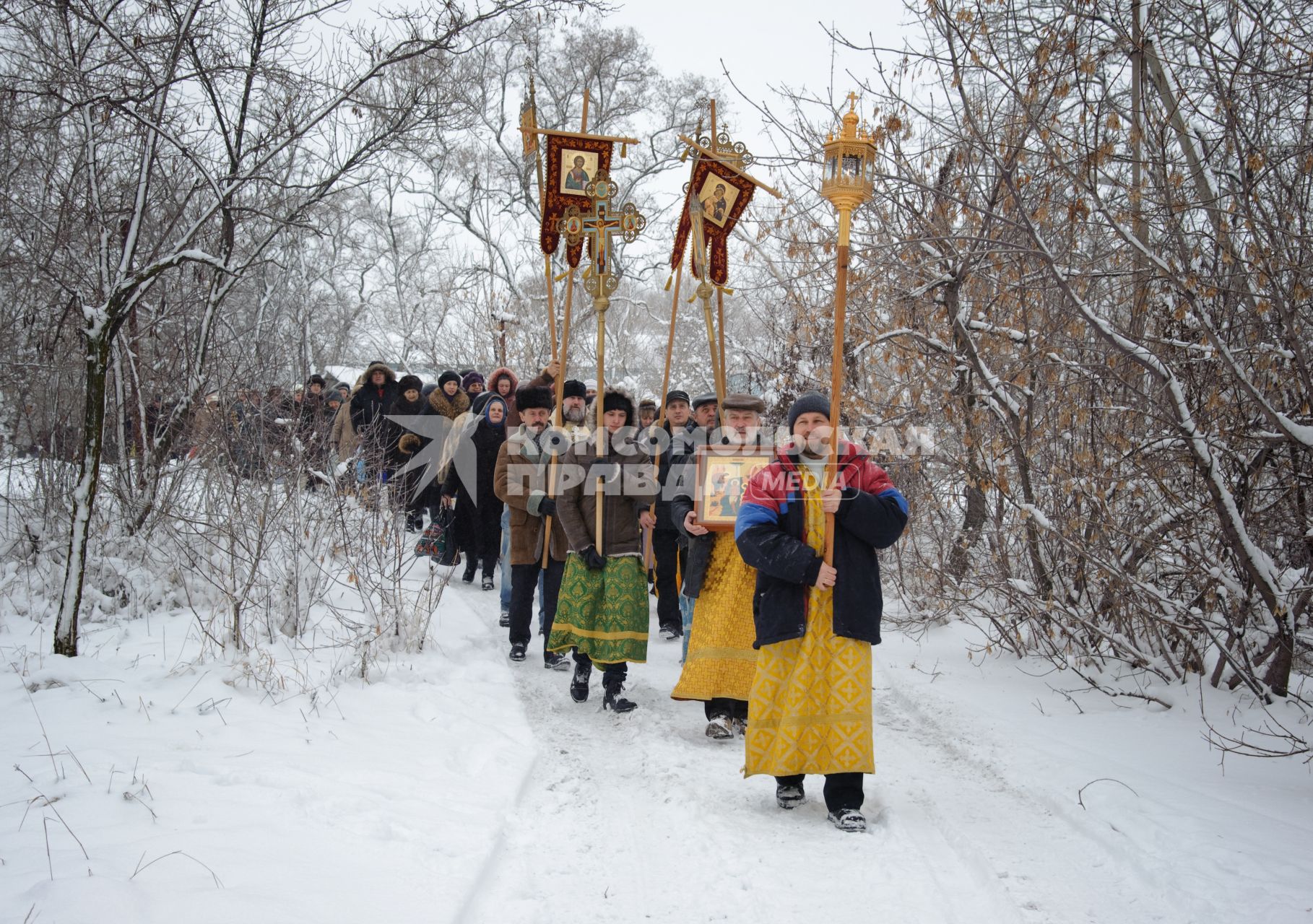 19 января 2012. Волгоградская область, Дубовка. Местные жители празднуют Крещение Господне.