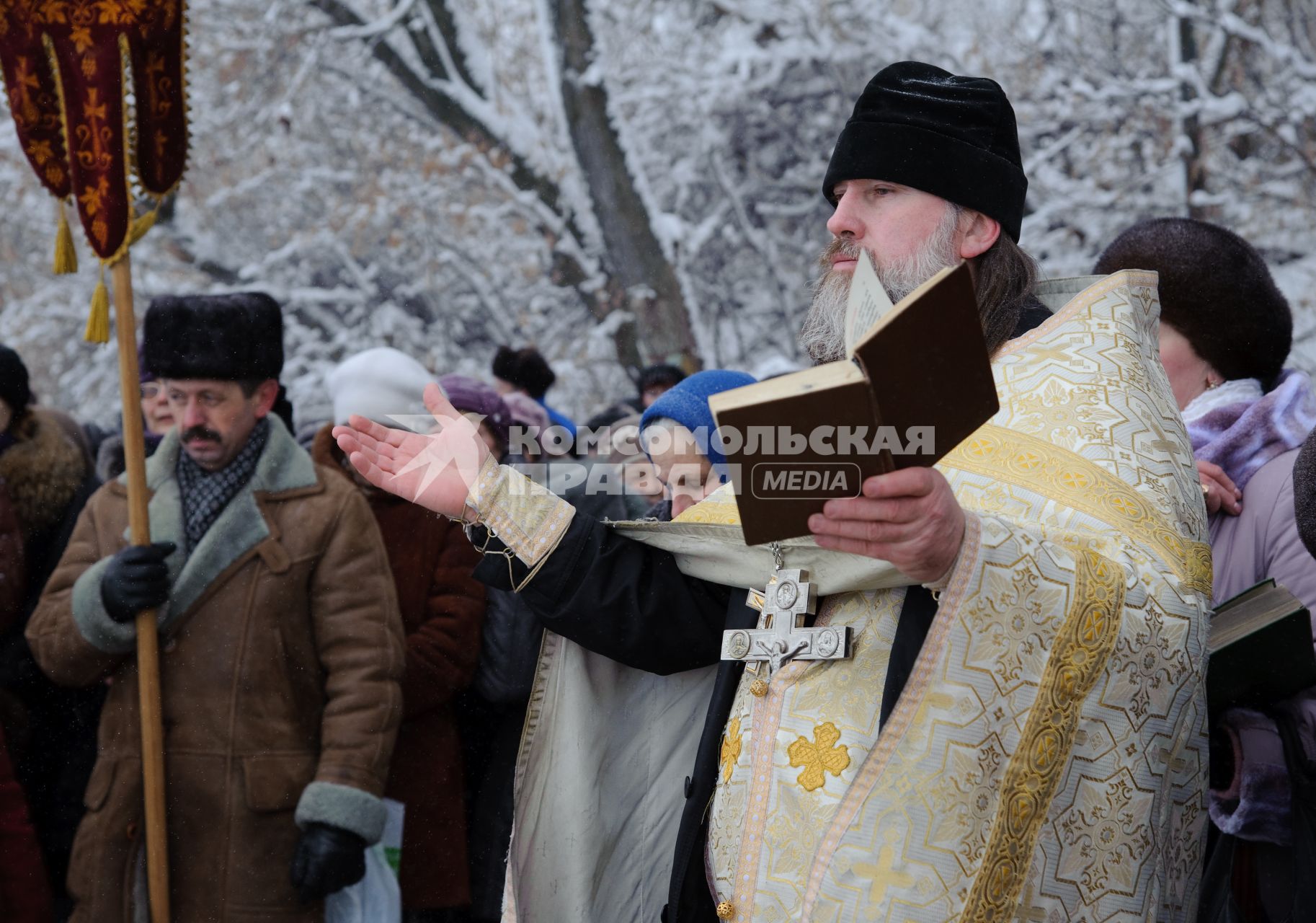 19 января 2012. Волгоградская область, Дубовка. Местные жители празднуют Крещение Господне.