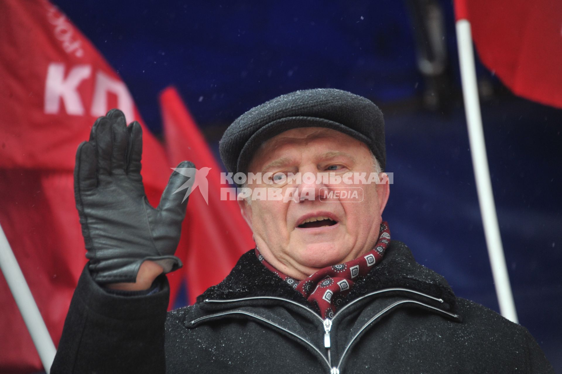 Во время митинга КПРФ  ЗА ДОСТОЙНУЮ ЖИЗНЬ И ЧЕСТНЫЕ ВЫБОРЫ  на Манежной площади. На снимке: лидер КПРФ Геннадий Зюганов. 21 января 2012 года.