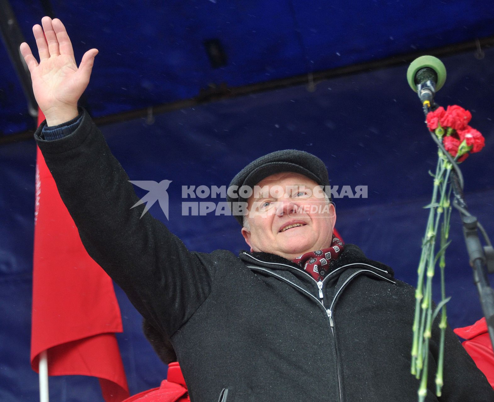Во время митинга КПРФ  ЗА ДОСТОЙНУЮ ЖИЗНЬ И ЧЕСТНЫЕ ВЫБОРЫ  на Манежной площади. На снимке: лидер КПРФ Геннадий Зюганов. 21 января 2012 года.