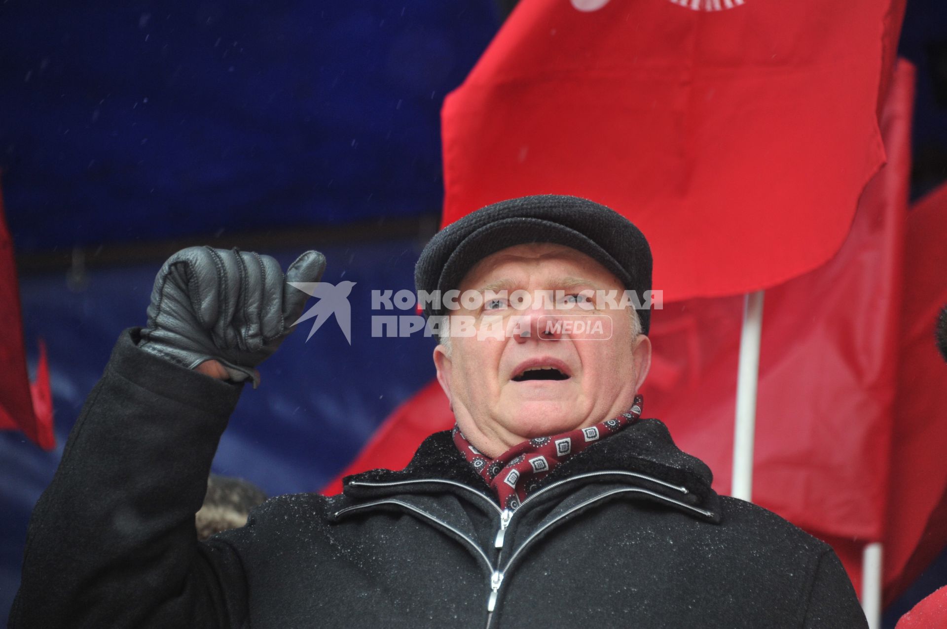 Во время митинга КПРФ  ЗА ДОСТОЙНУЮ ЖИЗНЬ И ЧЕСТНЫЕ ВЫБОРЫ  на Манежной площади. На снимке: лидер КПРФ Геннадий Зюганов. 21 января 2012 года.