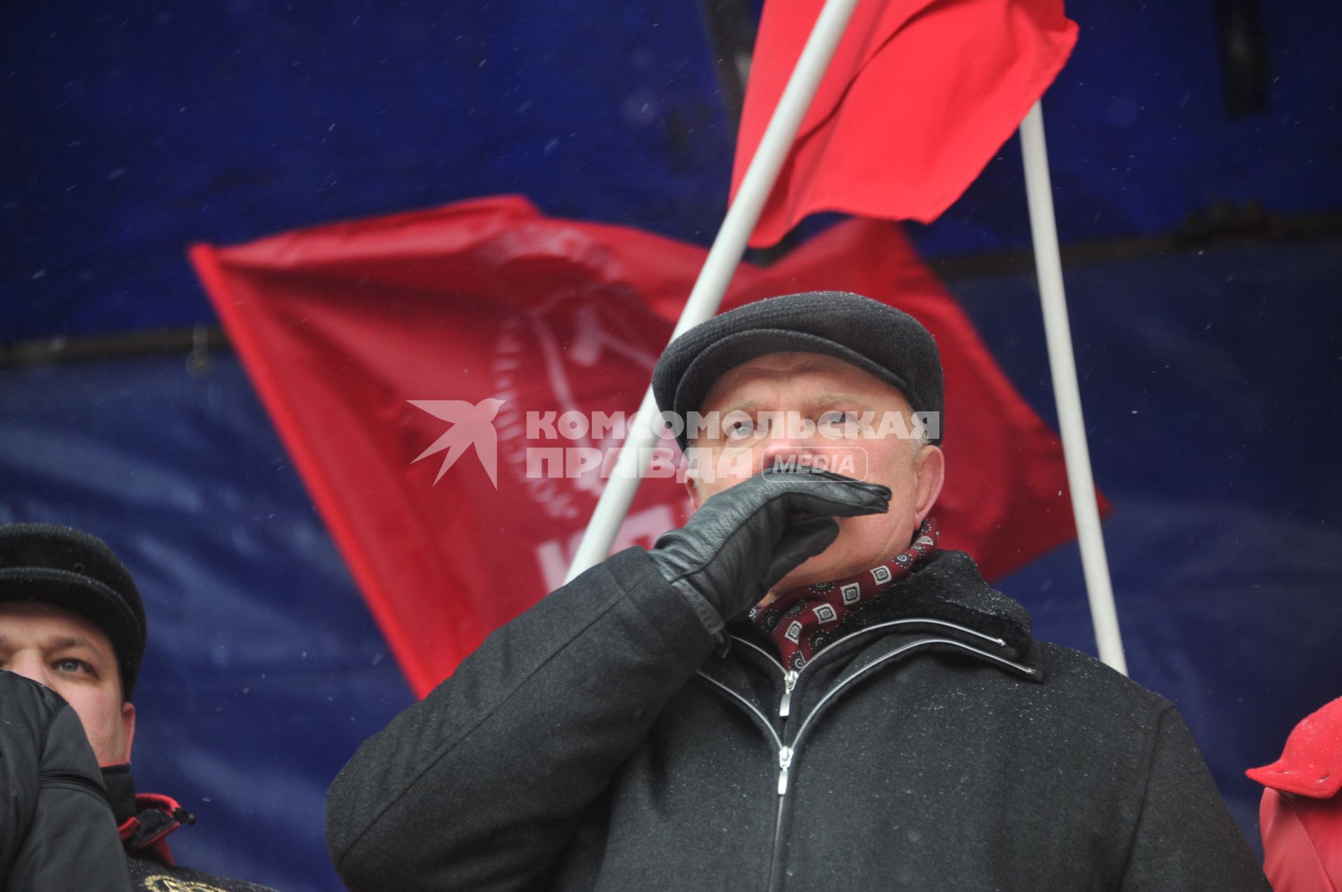 Во время митинга КПРФ  ЗА ДОСТОЙНУЮ ЖИЗНЬ И ЧЕСТНЫЕ ВЫБОРЫ  на Манежной площади. На снимке: лидер КПРФ Геннадий Зюганов. 21 января 2012 года.