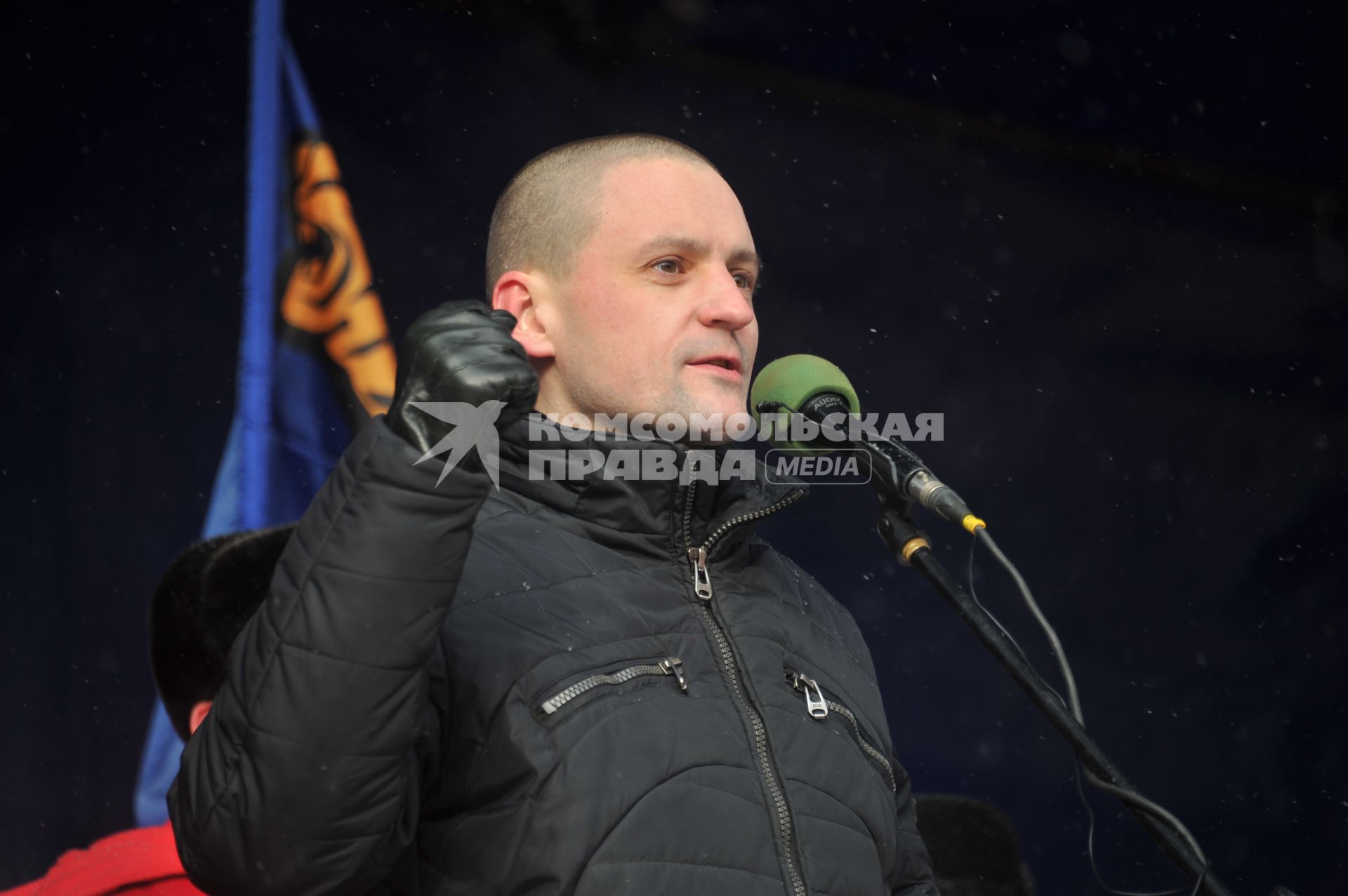 Во время митинга КПРФ  ЗА ДОСТОЙНУЮ ЖИЗНЬ И ЧЕСТНЫЕ ВЫБОРЫ  на Манежной площади. На снимке: лидер ЛЕВОГО ФРОНТА Сергей Удальцов. 21 января 2012 года.
