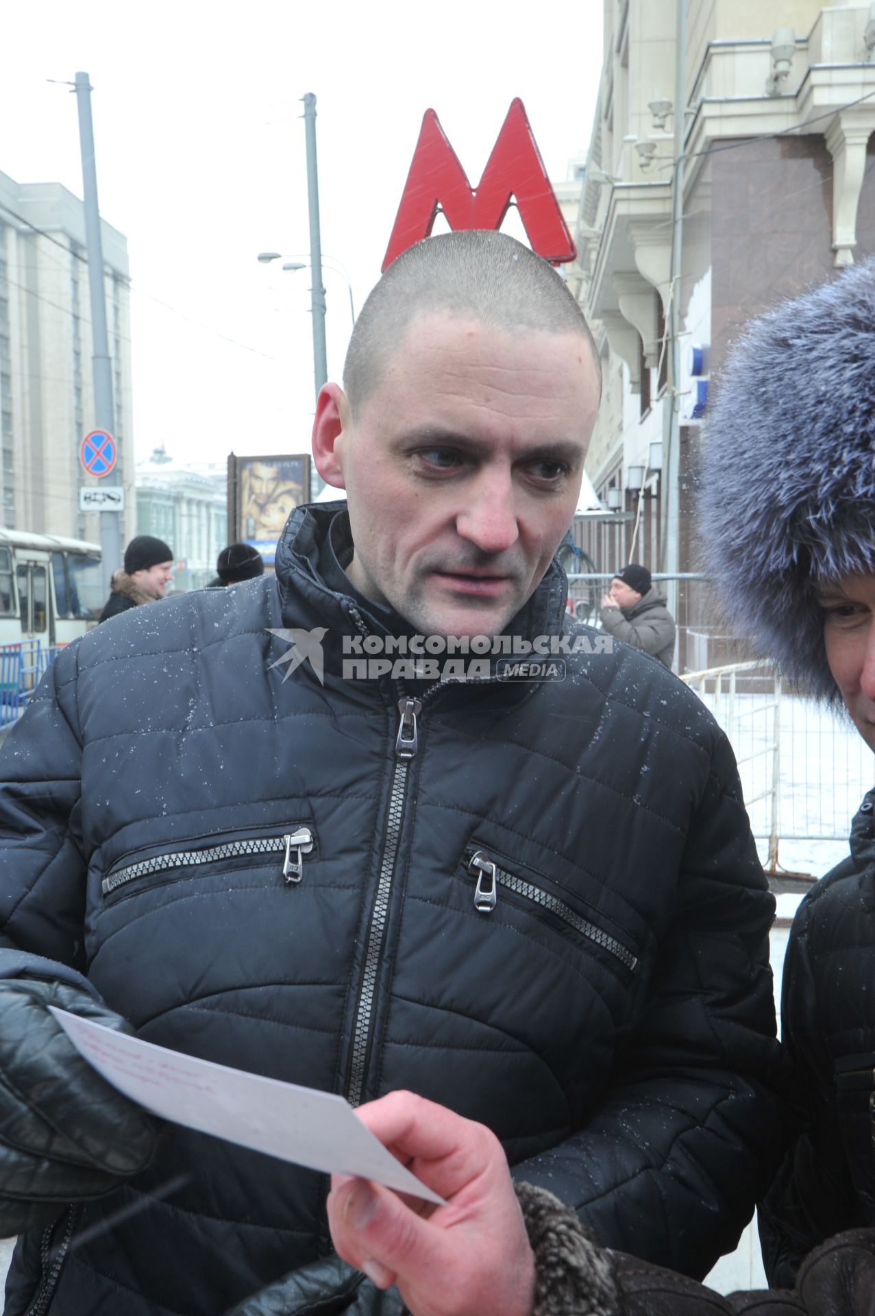 Во время митинга КПРФ  ЗА ДОСТОЙНУЮ ЖИЗНЬ И ЧЕСТНЫЕ ВЫБОРЫ  на Манежной площади. На снимке: лидер ЛЕВОГО ФРОНТА Сергей Удальцов. 21 января 2012 года.
