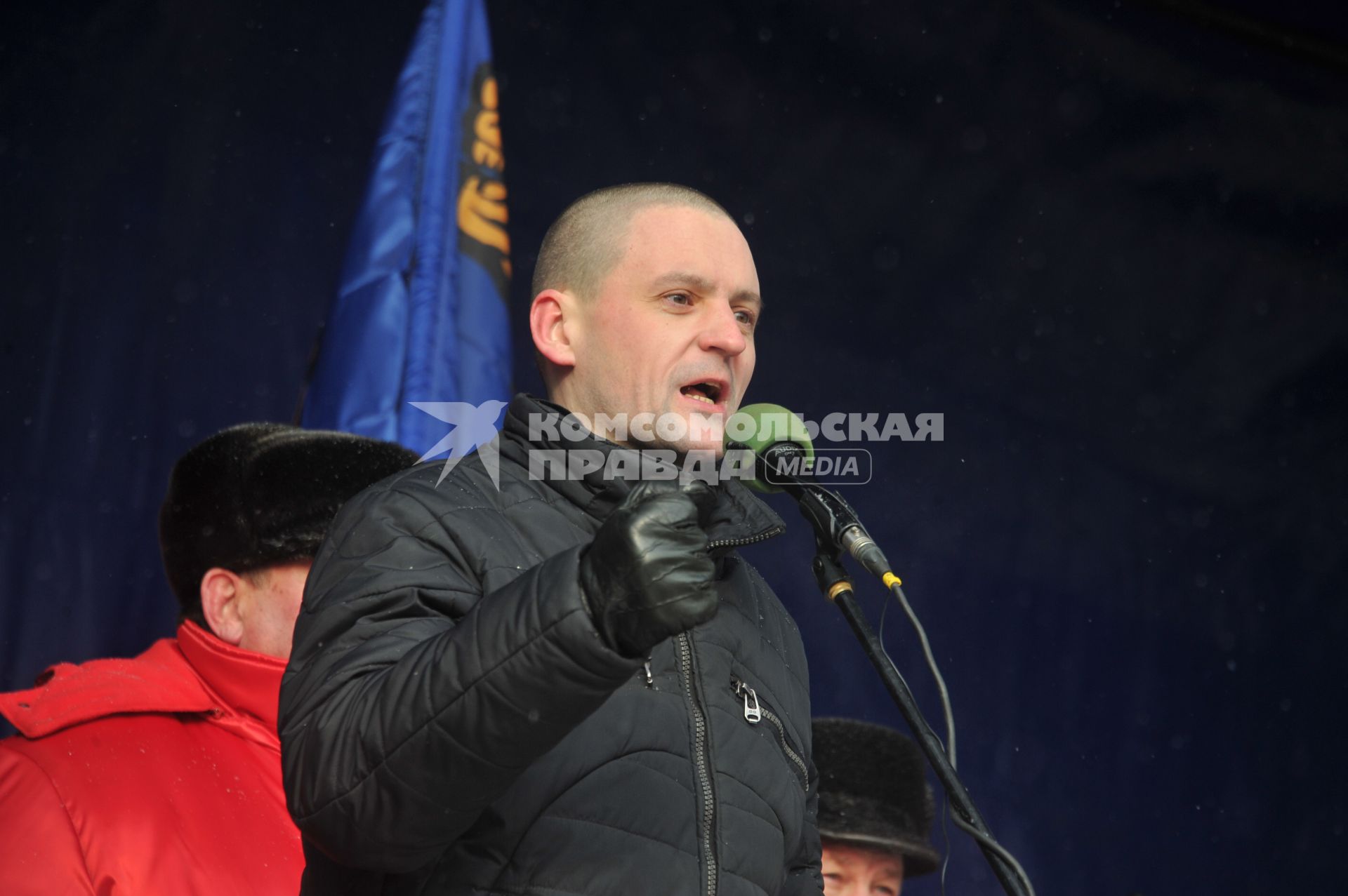Во время митинга КПРФ  ЗА ДОСТОЙНУЮ ЖИЗНЬ И ЧЕСТНЫЕ ВЫБОРЫ  на Манежной площади. На снимке: лидер ЛЕВОГО ФРОНТА Сергей Удальцов. 21 января 2012 года.