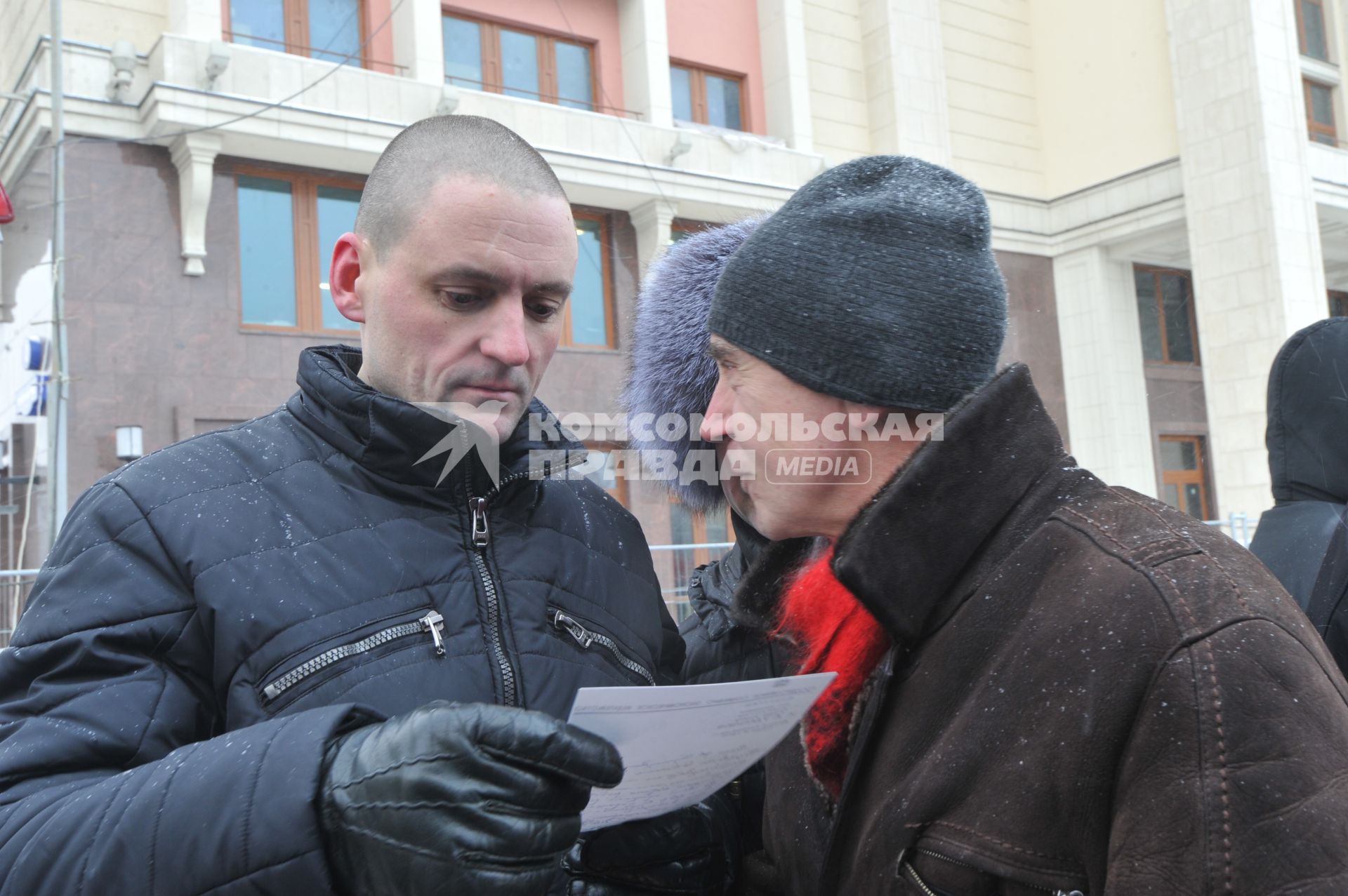 Во время митинга КПРФ  ЗА ДОСТОЙНУЮ ЖИЗНЬ И ЧЕСТНЫЕ ВЫБОРЫ  на Манежной площади. На снимке: лидер ЛЕВОГО ФРОНТА Сергей Удальцов. 21 января 2012 года.