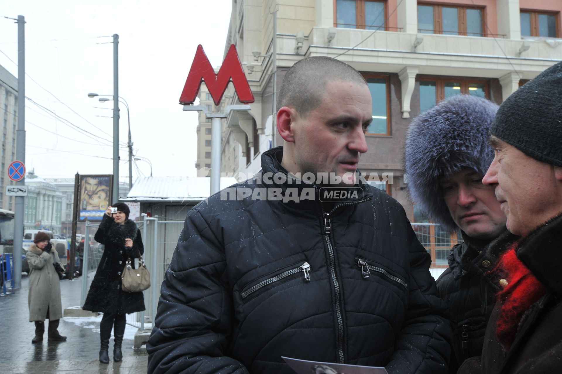 Во время митинга КПРФ  ЗА ДОСТОЙНУЮ ЖИЗНЬ И ЧЕСТНЫЕ ВЫБОРЫ  на Манежной площади. На снимке: лидер ЛЕВОГО ФРОНТА Сергей Удальцов. 21 января 2012 года.