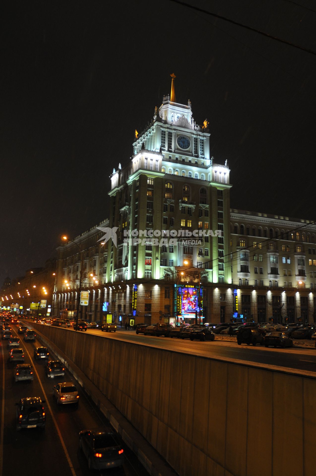 Виды вечерней Москвы. Гостиница \"Пекин\". Москва.  января 2009 года.