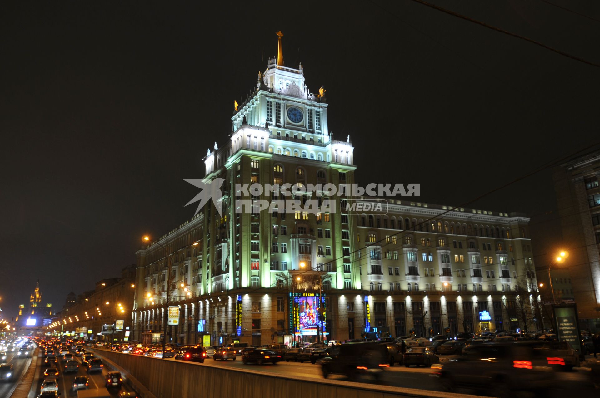 Виды вечерней Москвы. Гостиница \"Пекин\". Москва.  января 2009 года.