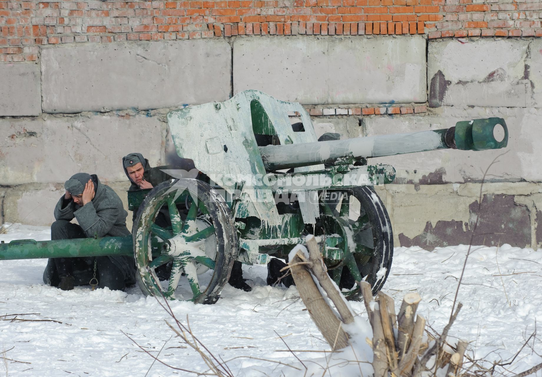 29 января 2012. Волгоград. К 69-й годовщине победы в Сталинградской битве военно-историческими клубами была проведена реконструкция пленения фельдмаршала Фридриха Паулюса.