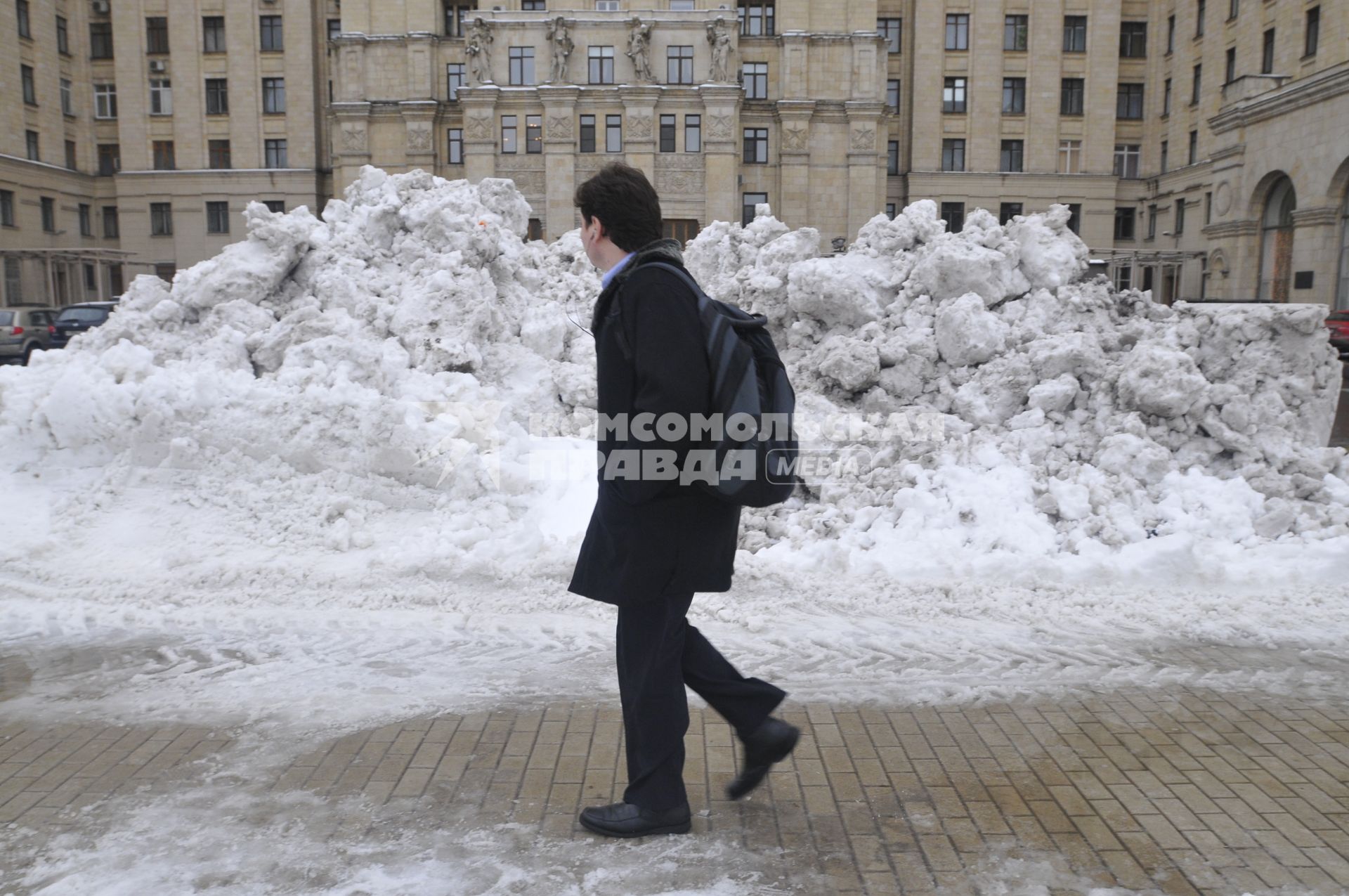 Жилой дом  на Кудринской площади.  Москва. 16 февраля 2009 года.