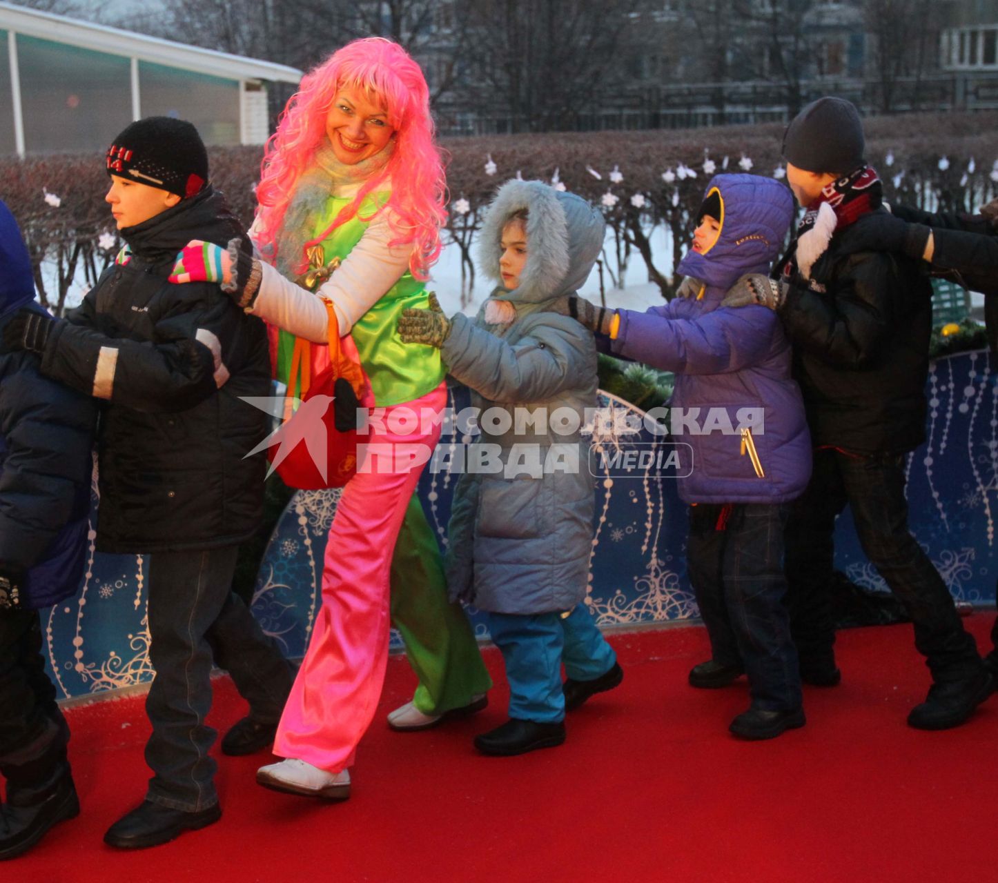 Специальный коррекционный детский дом   11 на Юго-западе Москвы. Воспитанники детского дома во время новогоднего праздника.