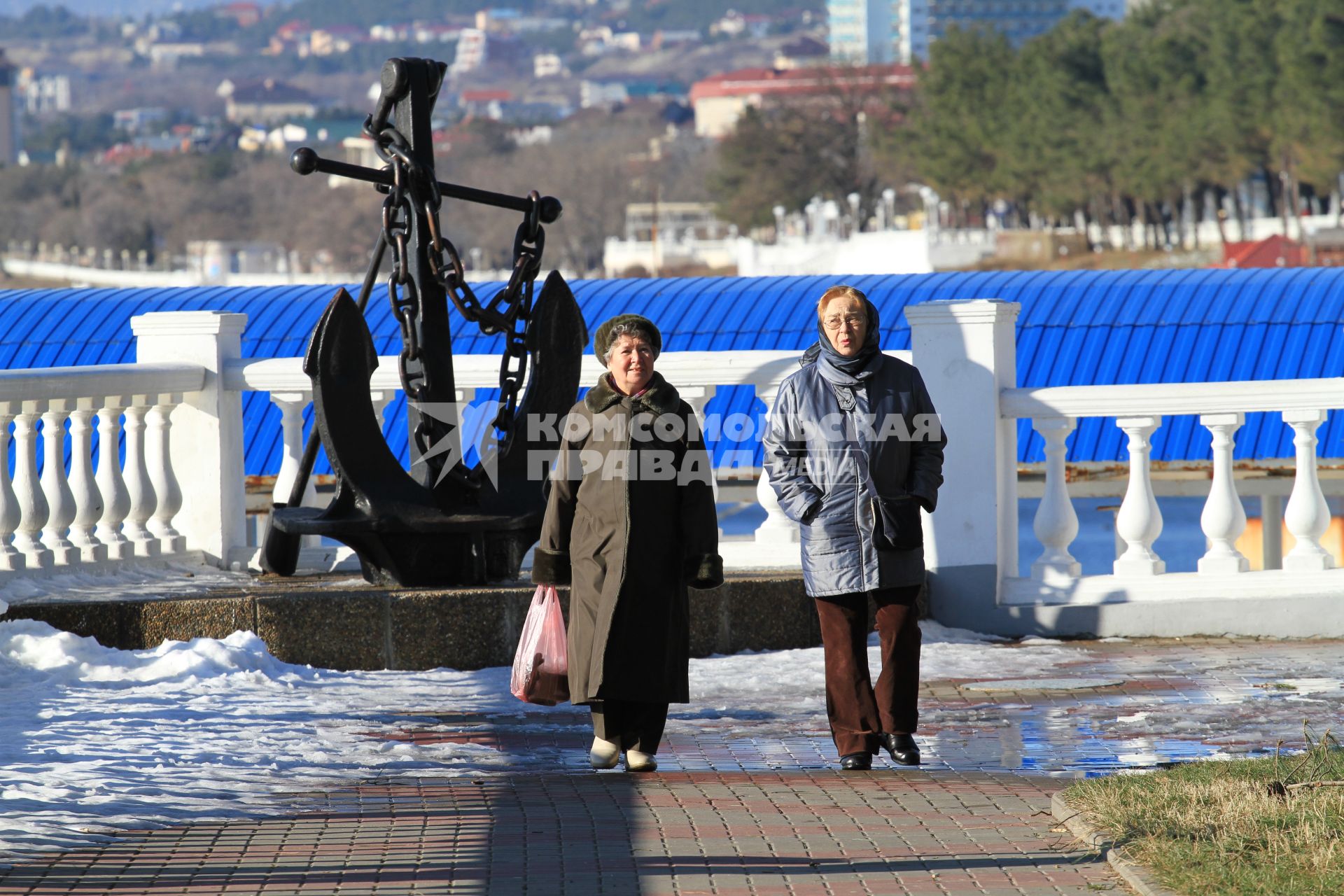 Уборка снега. 06 февраля 2012.