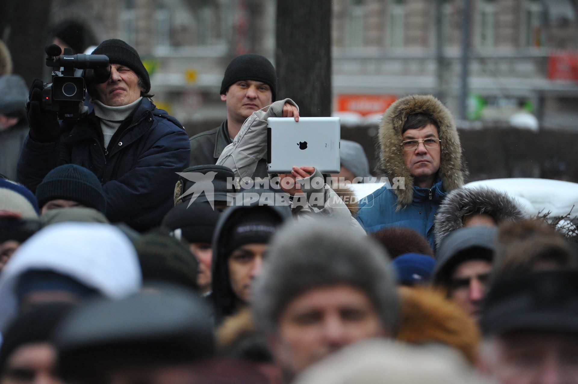 Москве.  Пушкинская площадь. Митинг в поддержку Жириновского. На снимке: участники митинга.