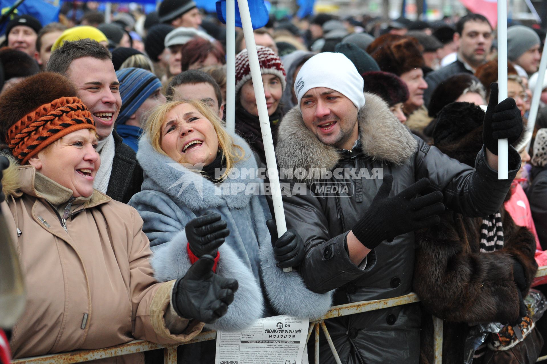 Москве.  Пушкинская площадь. Митинг в поддержку Жириновского. На снимке: участники митинга.