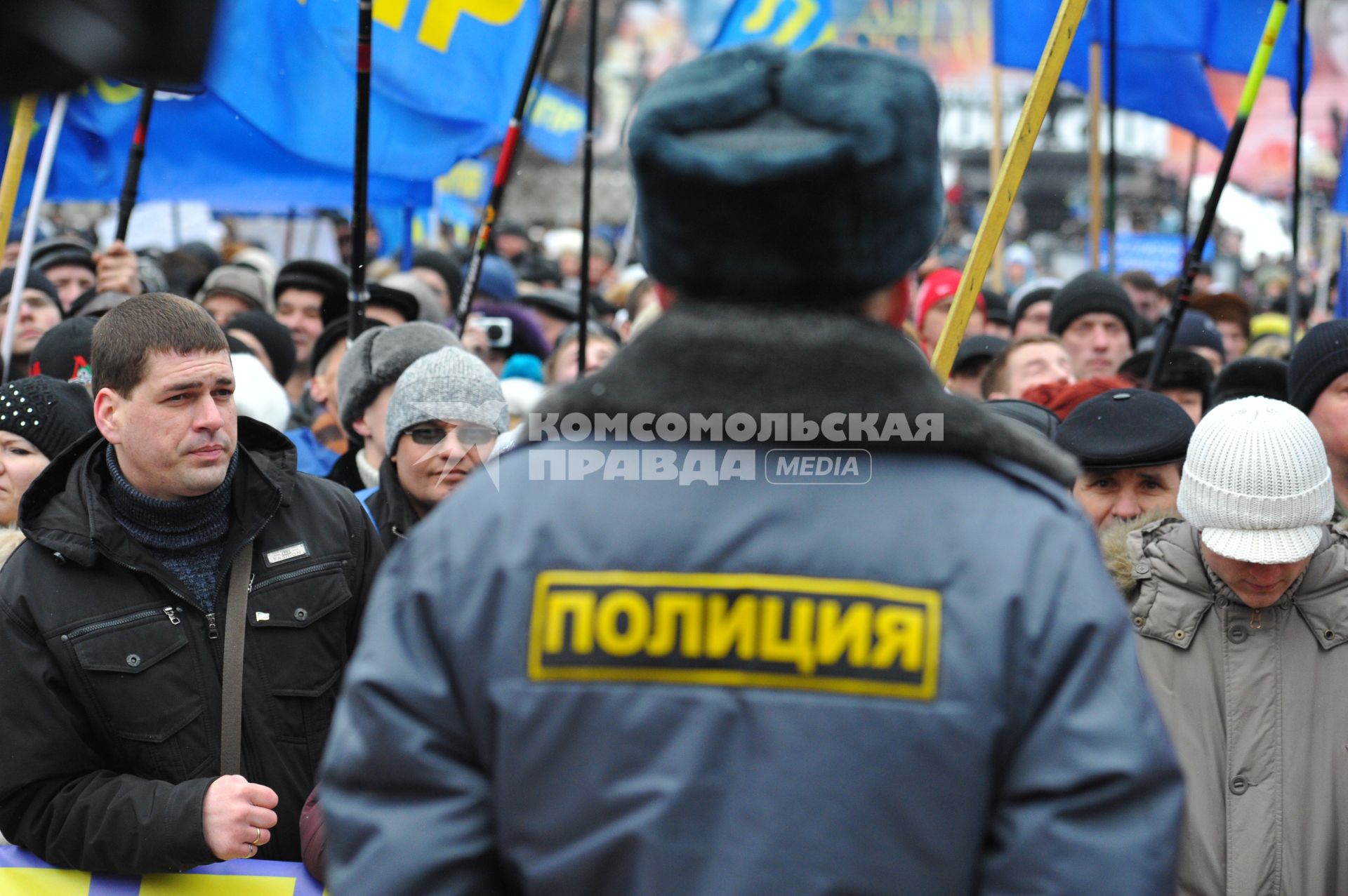 Москве.  Пушкинская площадь. Митинг в поддержку Жириновского. На снимке: участники митинга.