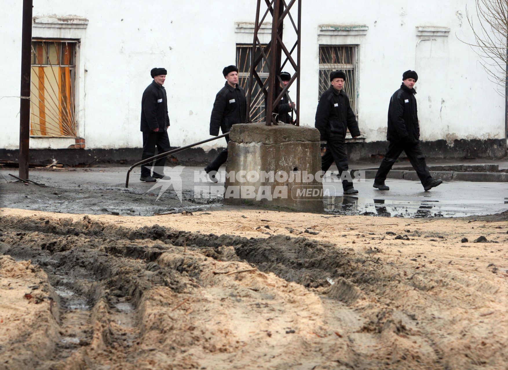 мужская колония 
11.04.2008
(письминного разрешения на съемку от зэков  нет)