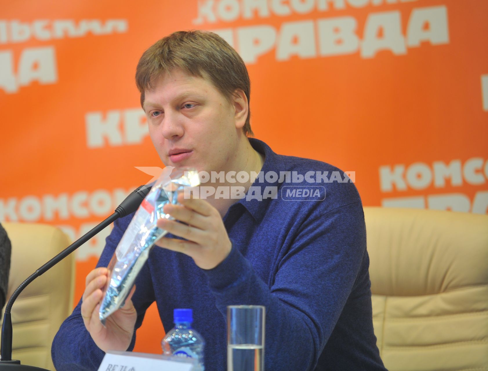ИД `Комсомольская правда`. Пресс-конференция посвященная новому питанию в детсадах. Член родительской инициативной группы Артур Вельф.