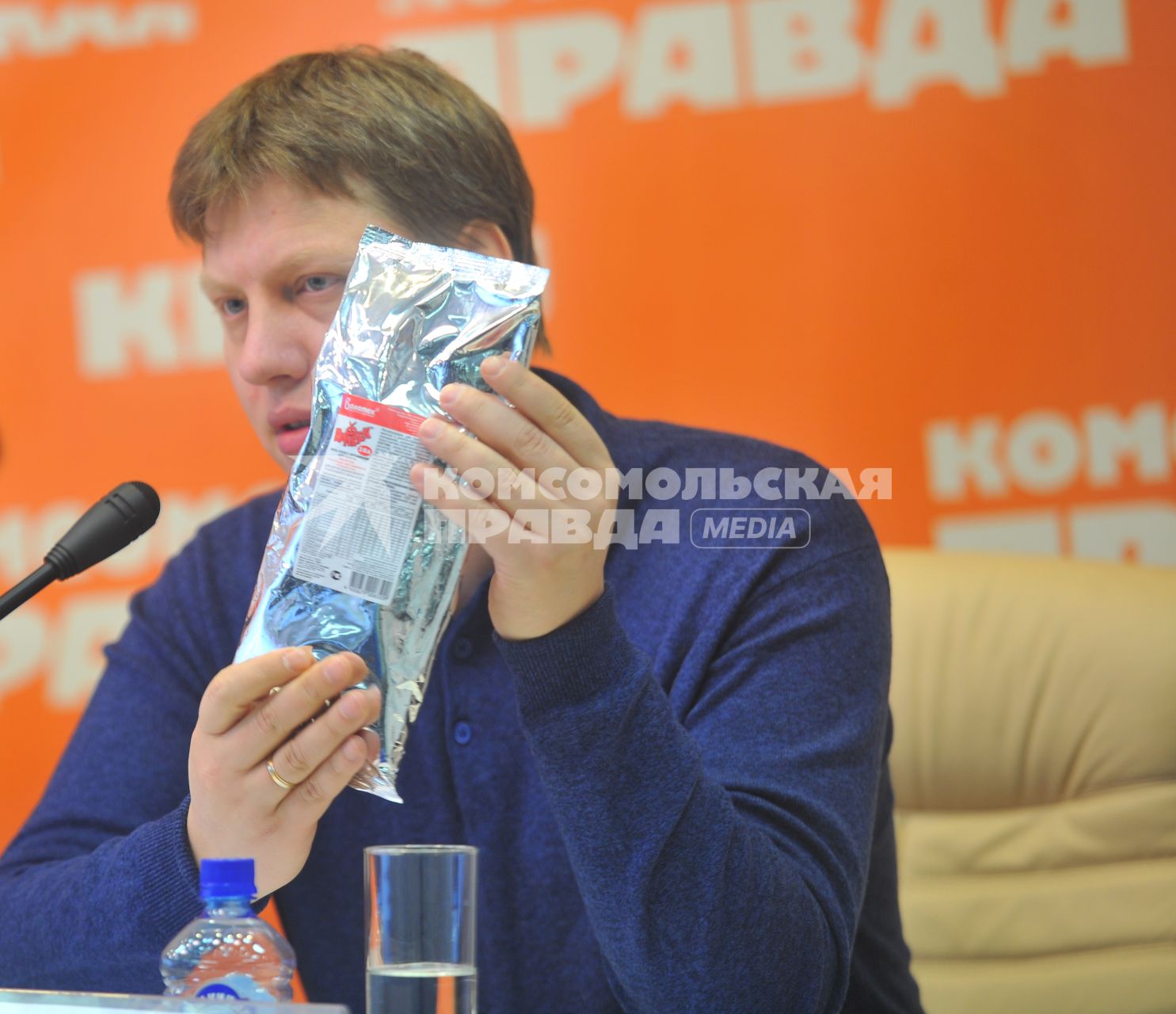 ИД `Комсомольская правда`. Пресс-конференция посвященная новому питанию в детсадах. Член родительской инициативной группы Артур Вельф.