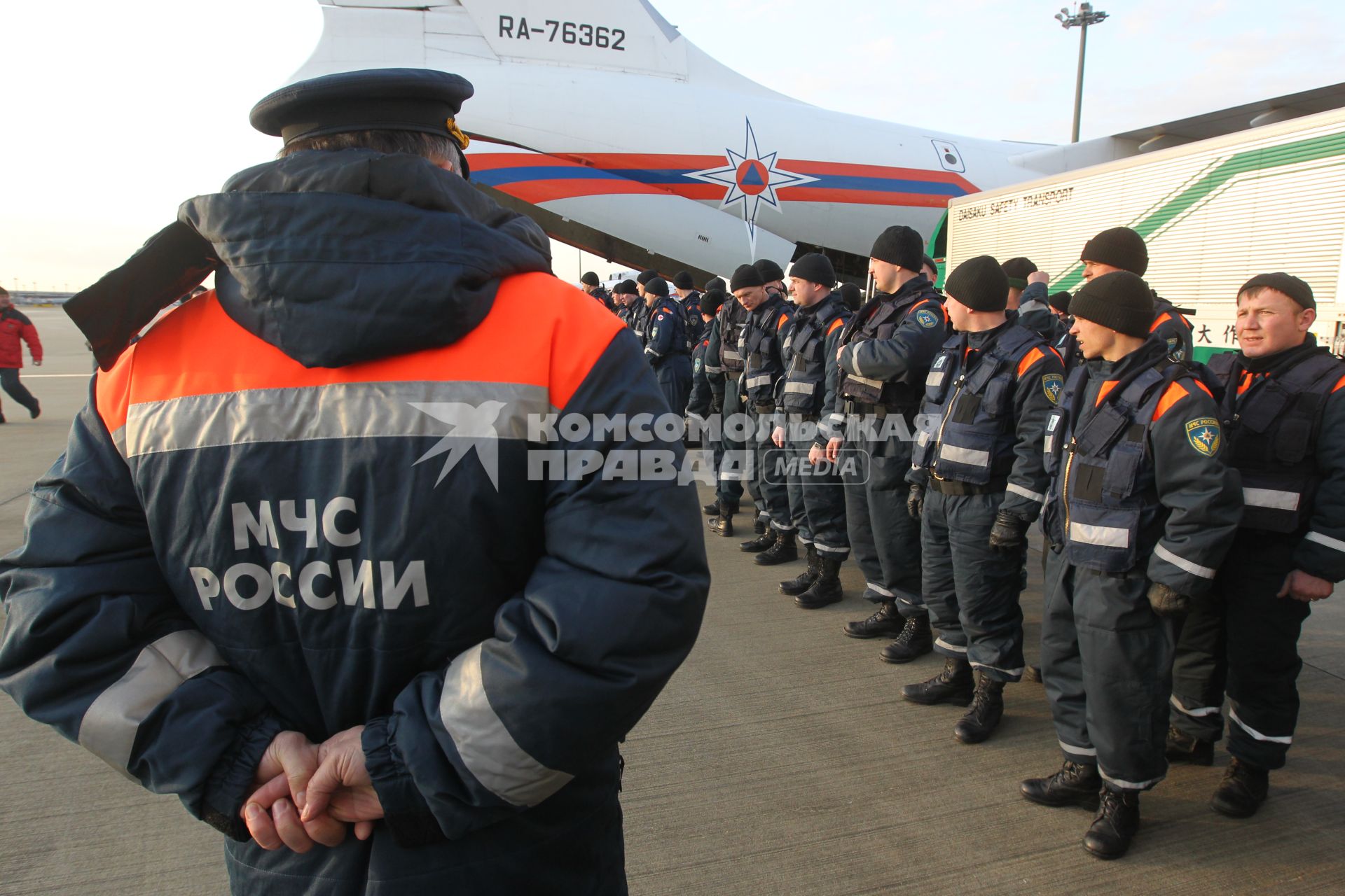 Сотрудники МЧС прилетели в Японию где произошло сильнейшее землетрясение и цунами.