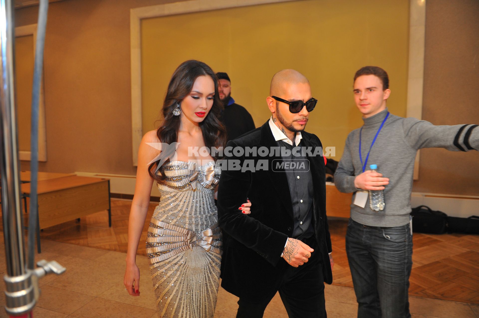 Финальный отборочный концерт Евровидения - 2012. На снимке: певец Тимати и оперная певица из Татарстана Аида.