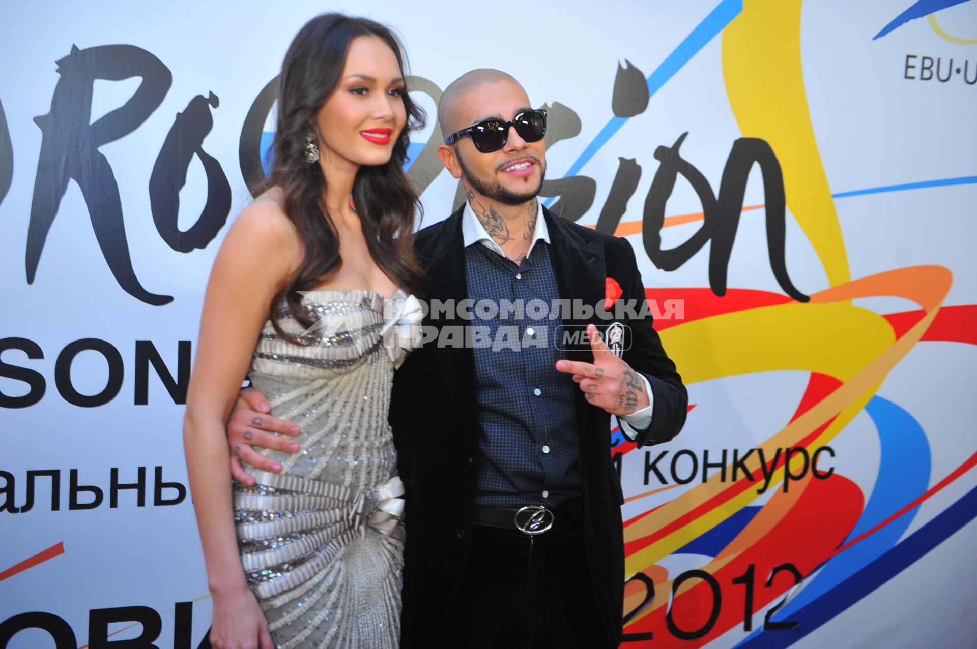 Финальный отборочный концерт Евровидения - 2012. На снимке: певец Тимати и оперная певица из Татарстана Аида.