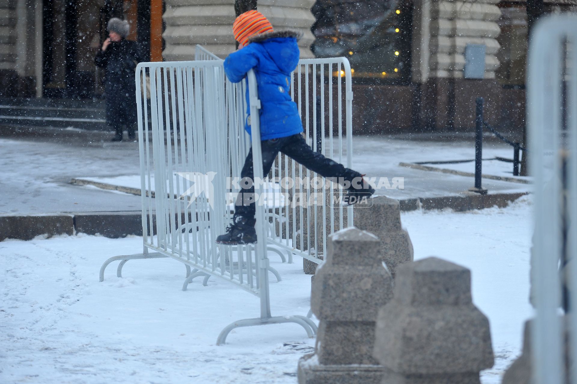 Снегопад в городе.