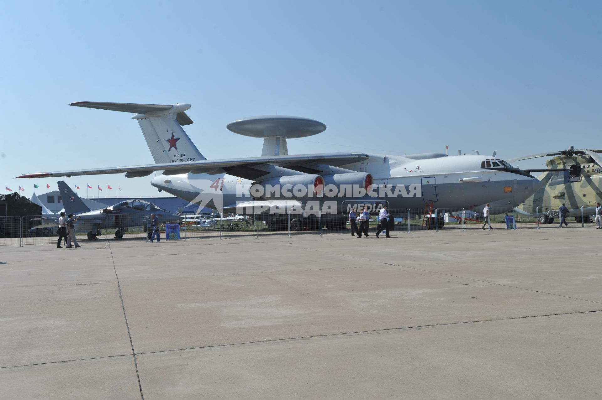 10-й Международный авиационно-космический салон `МАКС-2011`. На снимке самолет дальнего радиолокационного обнаружения и управления А-50У.