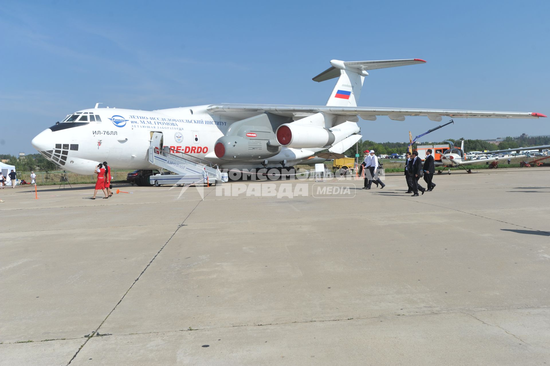 10-й Международный авиационно-космический салон `МАКС-2011`. На снимке транспортный самолет Ил-76 ЛЛ - летающая лаборатория.