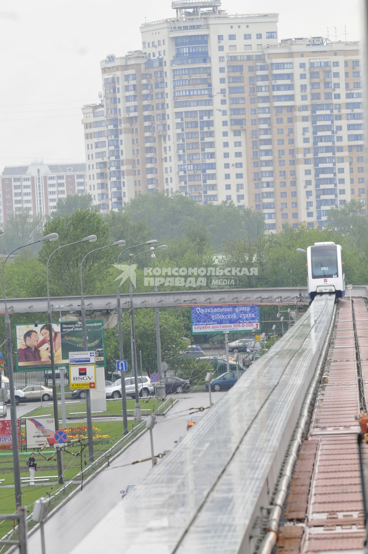 Московская монорельсовая транспортная система (ММТС).