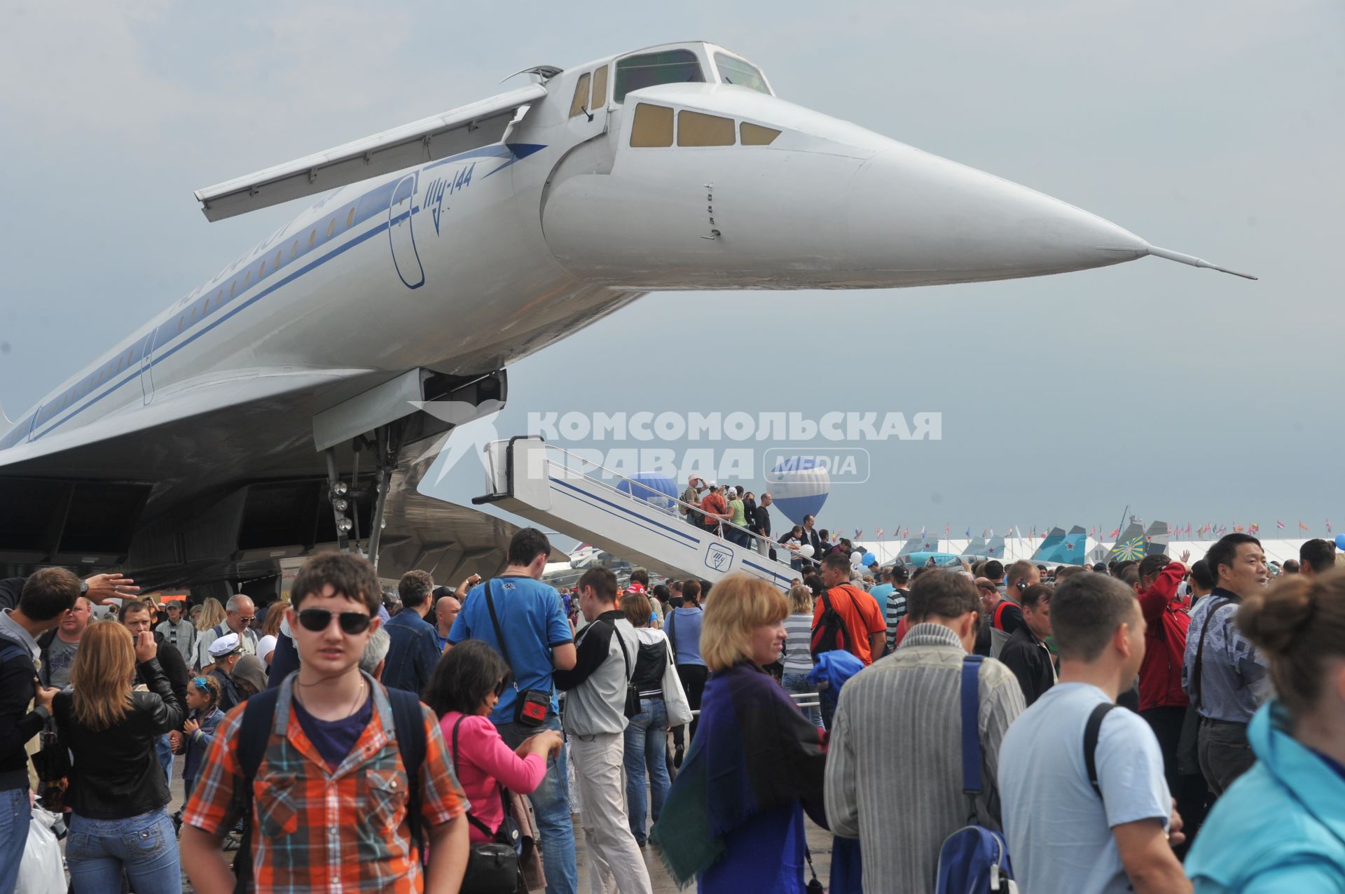 10-й Международный авиационно-космический салон `МАКС-2011`. На снимке советский сверхзвуковой пассажирский самолёт Ту-144 на статической экспозиции.