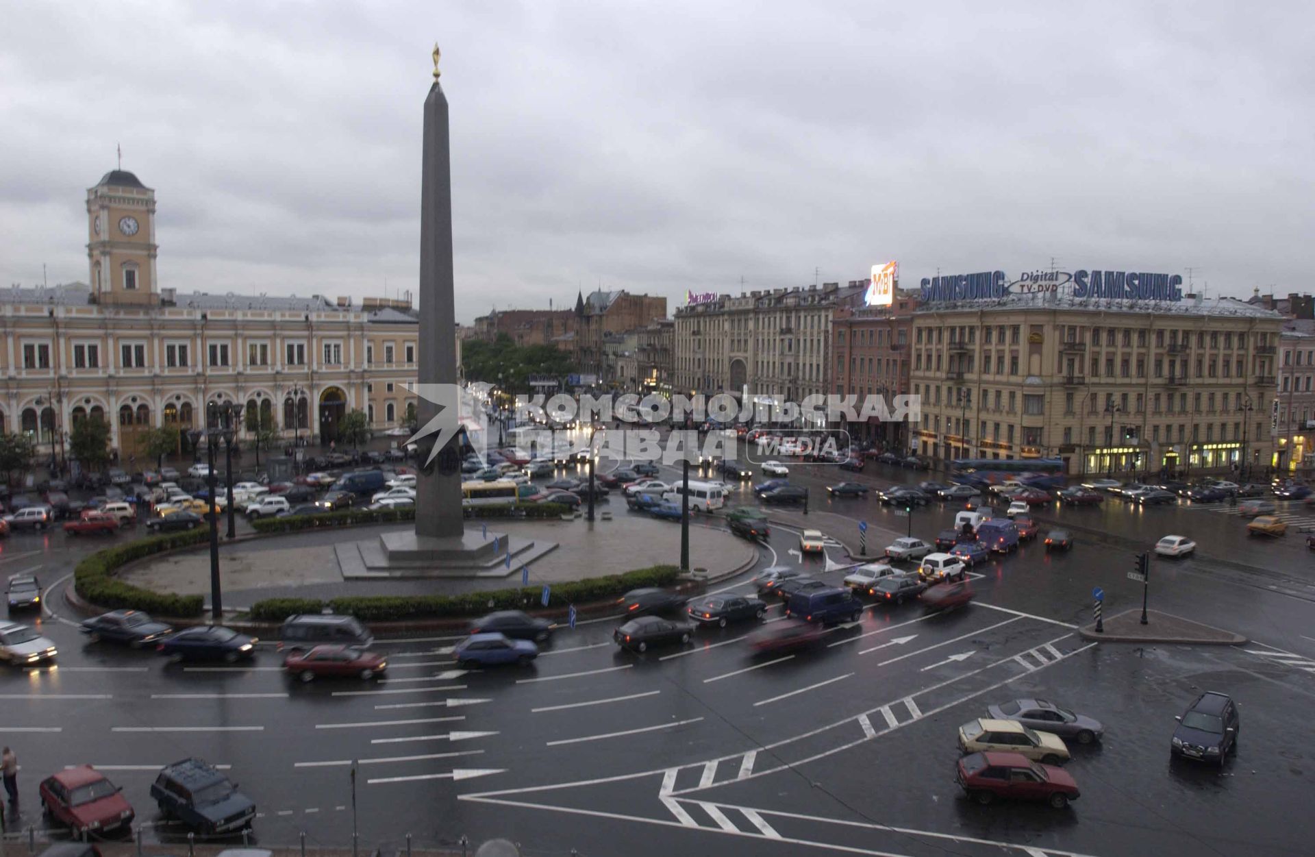 Санкт-Петербург. Площадь у Московского вокзала.