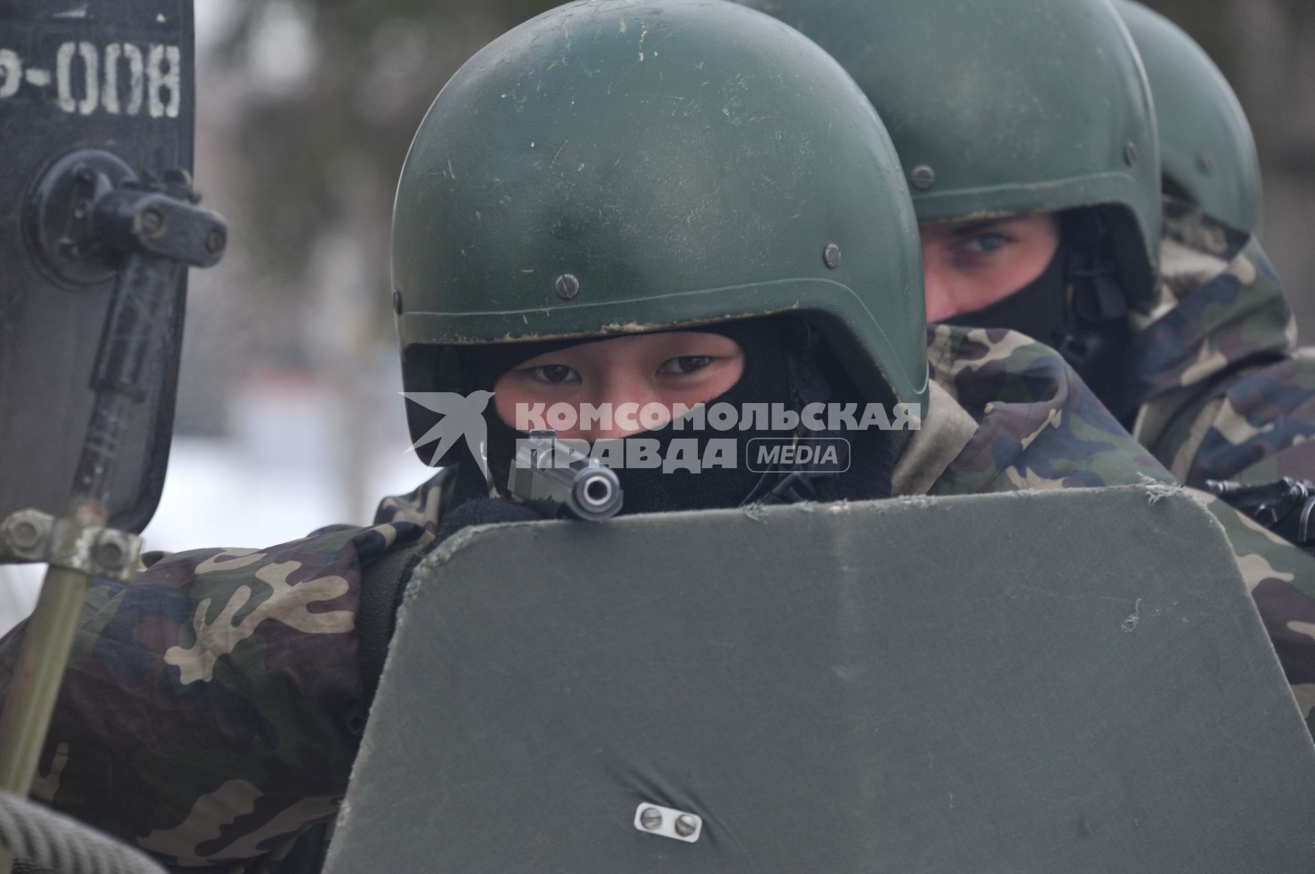 Софринская бригада внутренних войск МВД России. На снимке: проведение военных учений. Подготовка спецназа.