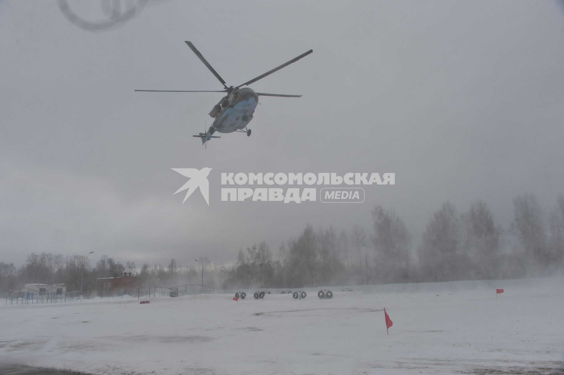 Софринская бригада внутренних войск МВД России. На снимке: вертолет Ми-8.