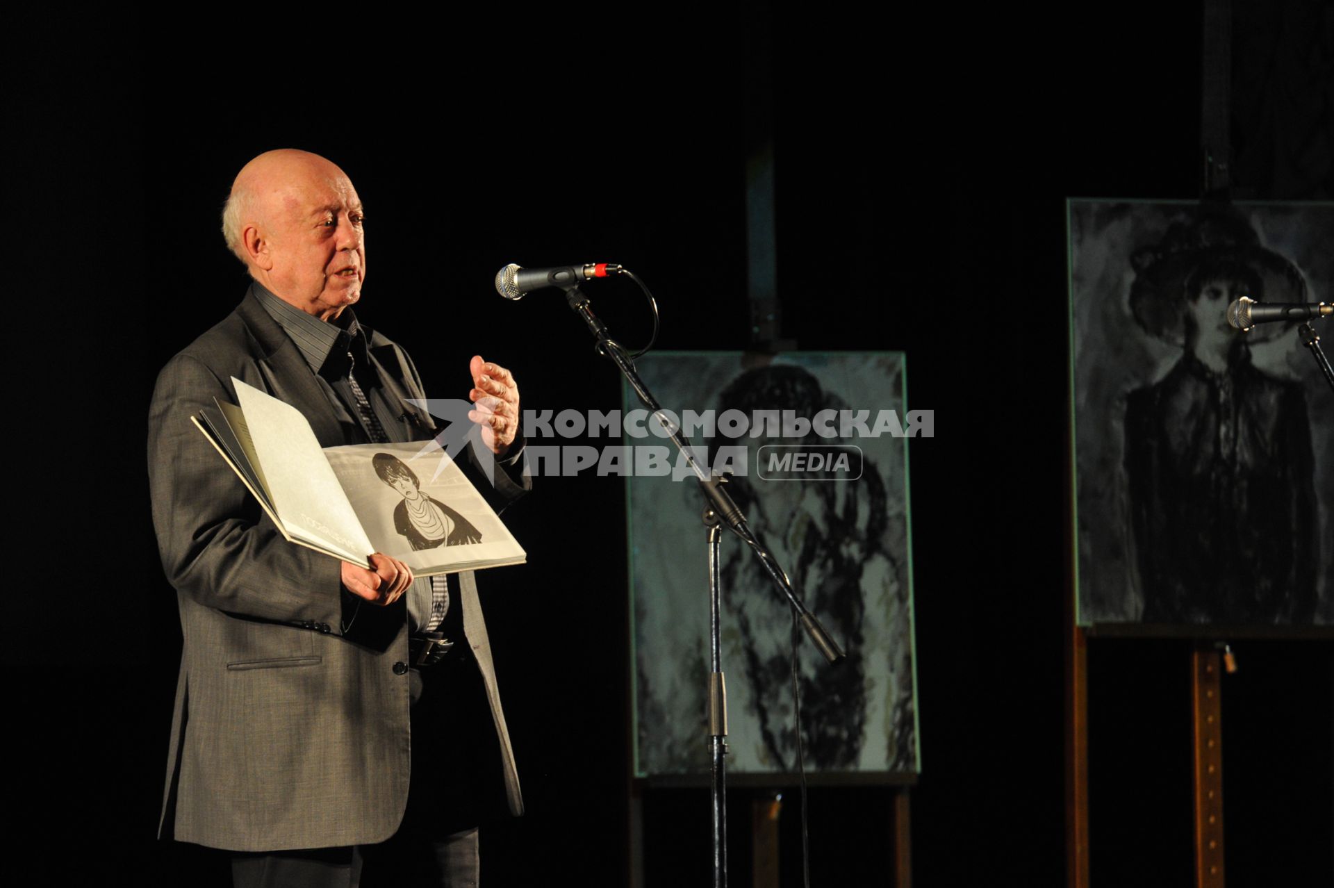 ЦДЛ. Вечер памяти Беллы Ахмадулиной, приуроченный к ее 75-летию. На снимке: художник Борис Мессерер.