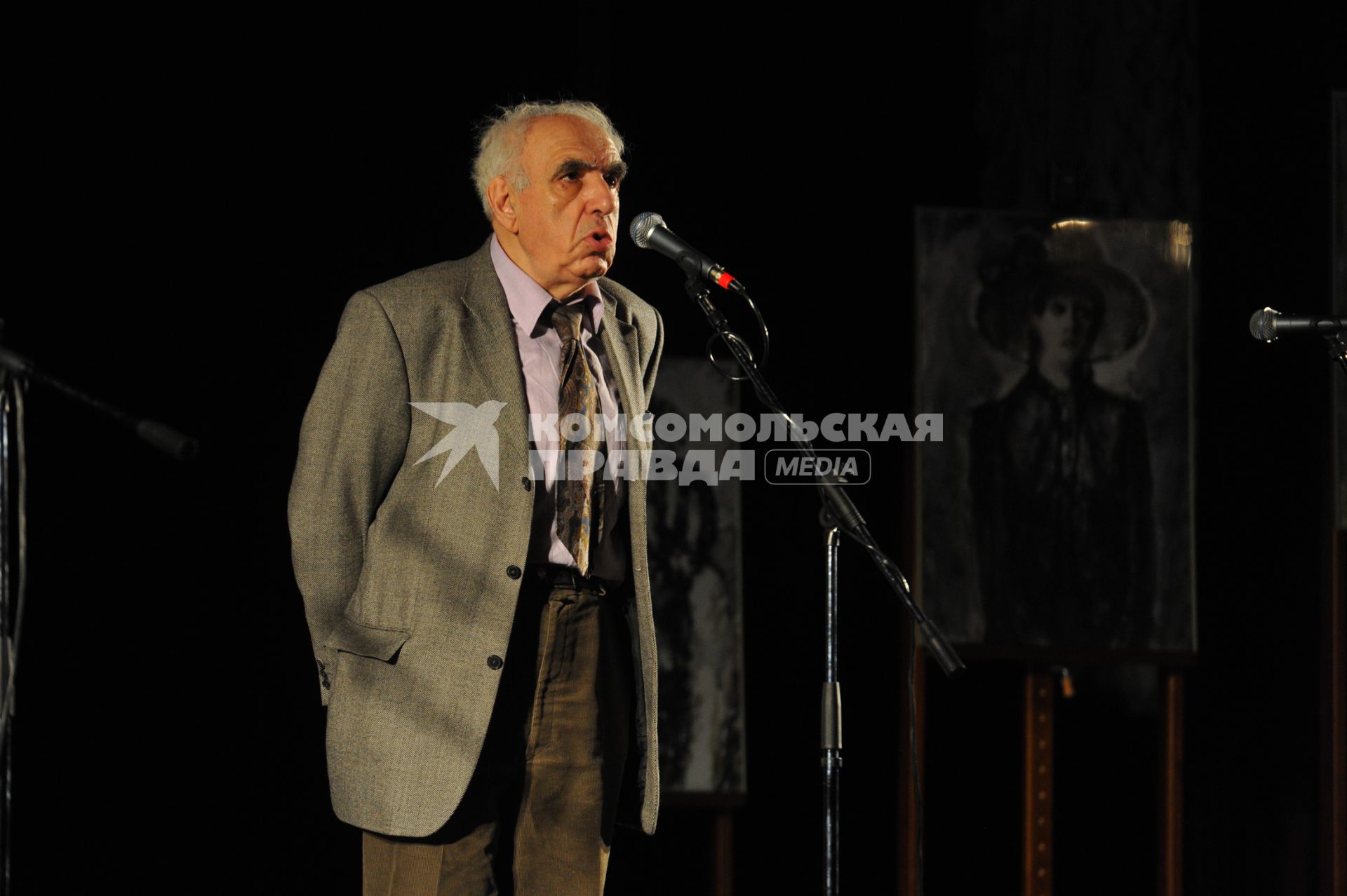 ЦДЛ. Вечер памяти Беллы Ахмадулиной, приуроченный к ее 75-летию. На снимке: поэт Евгений Рейн.