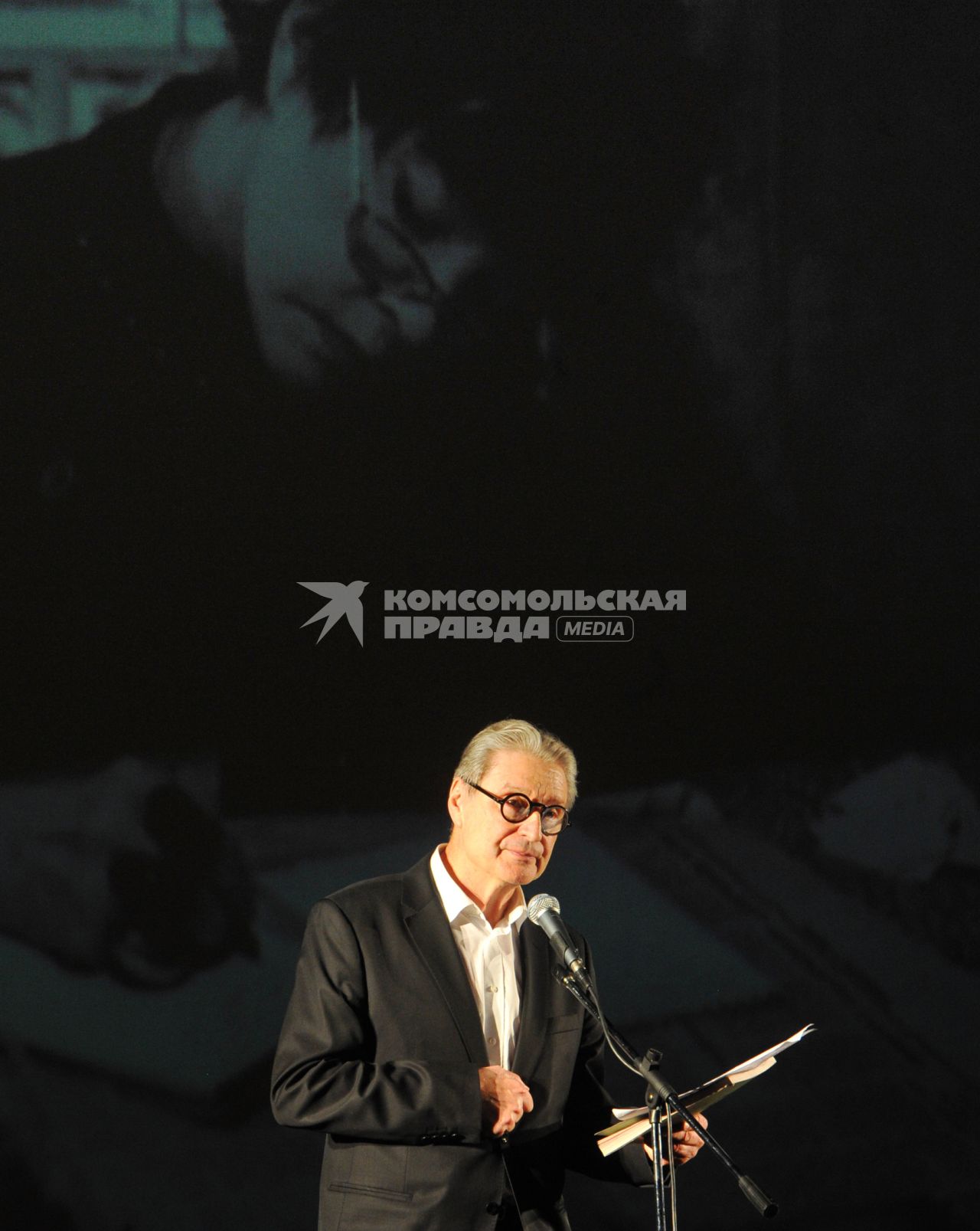 ЦДЛ. Вечер памяти Беллы Ахмадулиной, приуроченный к ее 75-летию. На снимке: актер Вениамин Смехов.