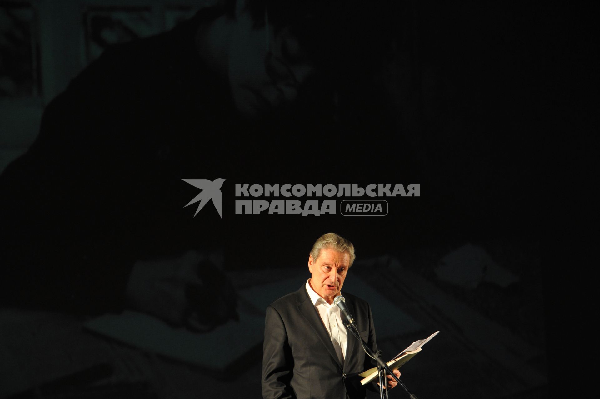 ЦДЛ. Вечер памяти Беллы Ахмадулиной, приуроченный к ее 75-летию. На снимке: актер Вениамин Смехов.