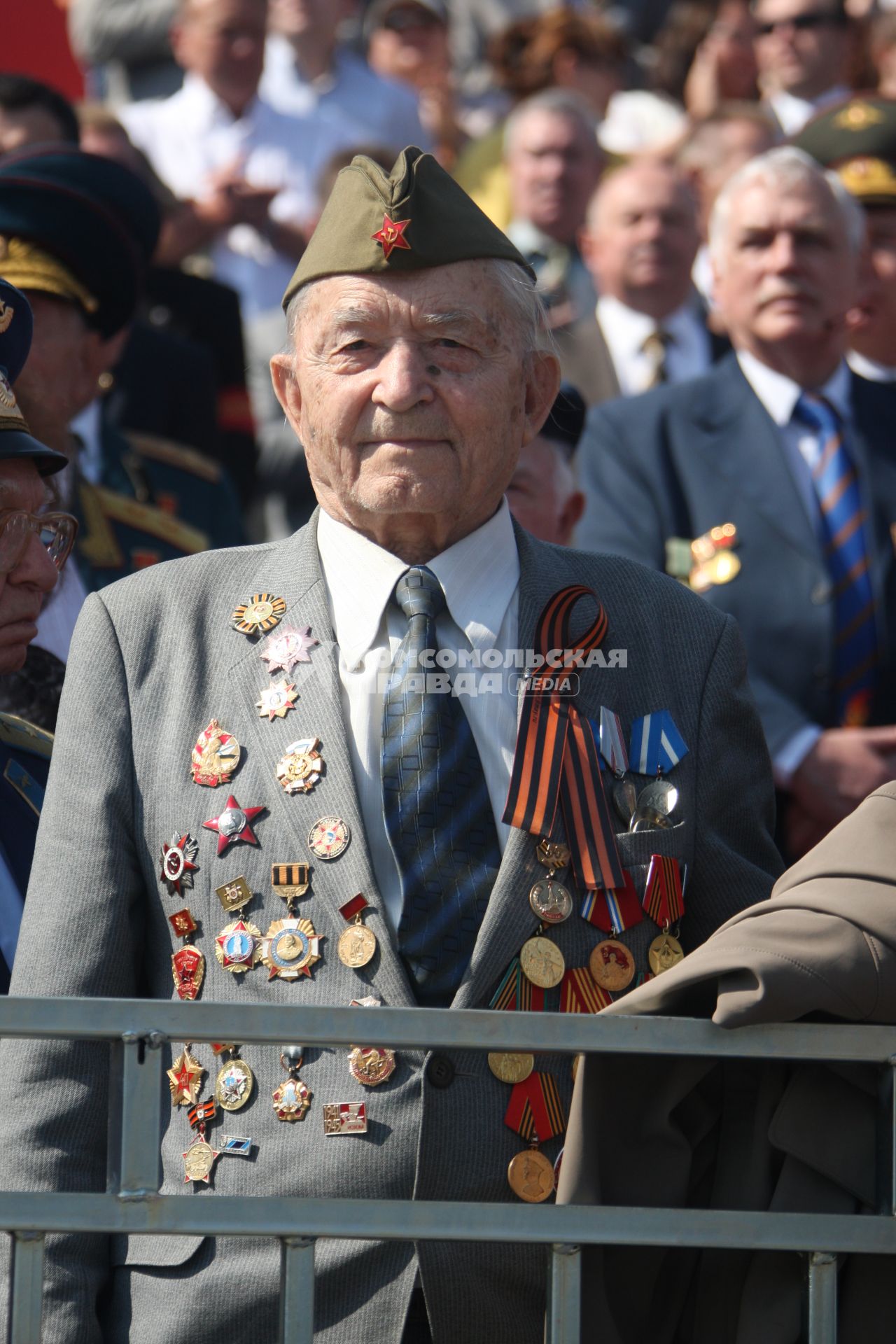 Парад на Красной площади, посвященный 65-й годовщине Победы в Великой Отечественной войне. На снимке: ветеран войны.