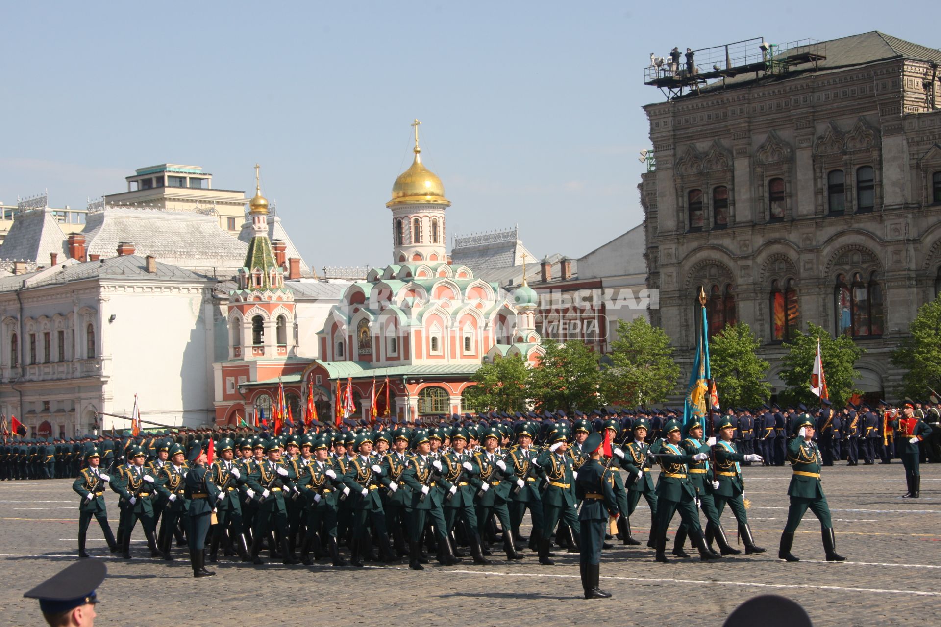 Парад на Красной площади, посвященный 65-й годовщине Победы в Великой Отечественной войне. На снимке: туркменские военнослужащие.