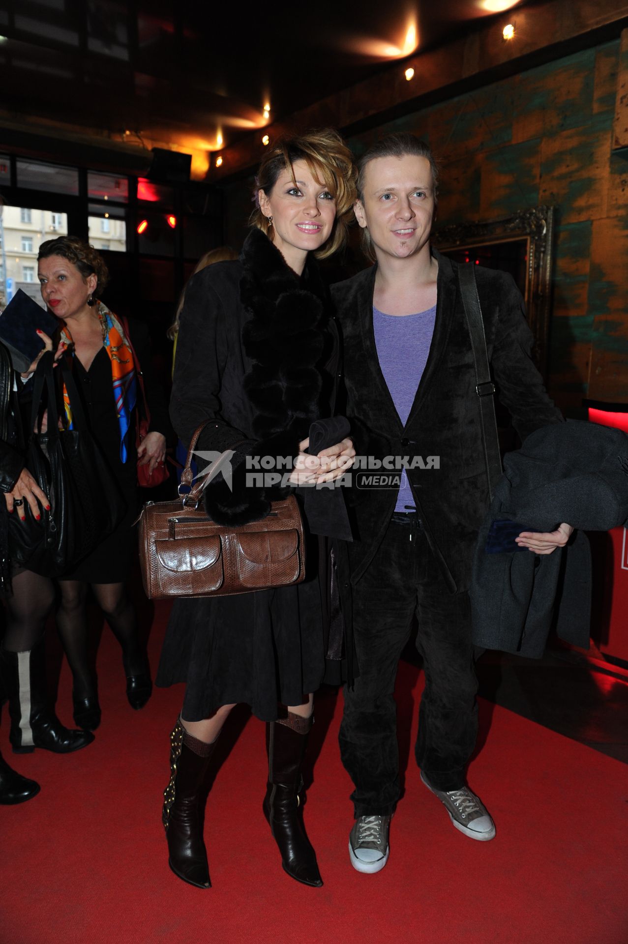 Известия Hall. Вручение премии `Самые стильные в России 2012` от журнала `Hello!`. На снимке: актеры Анастасия Макеева и Глеб Матвейчук.